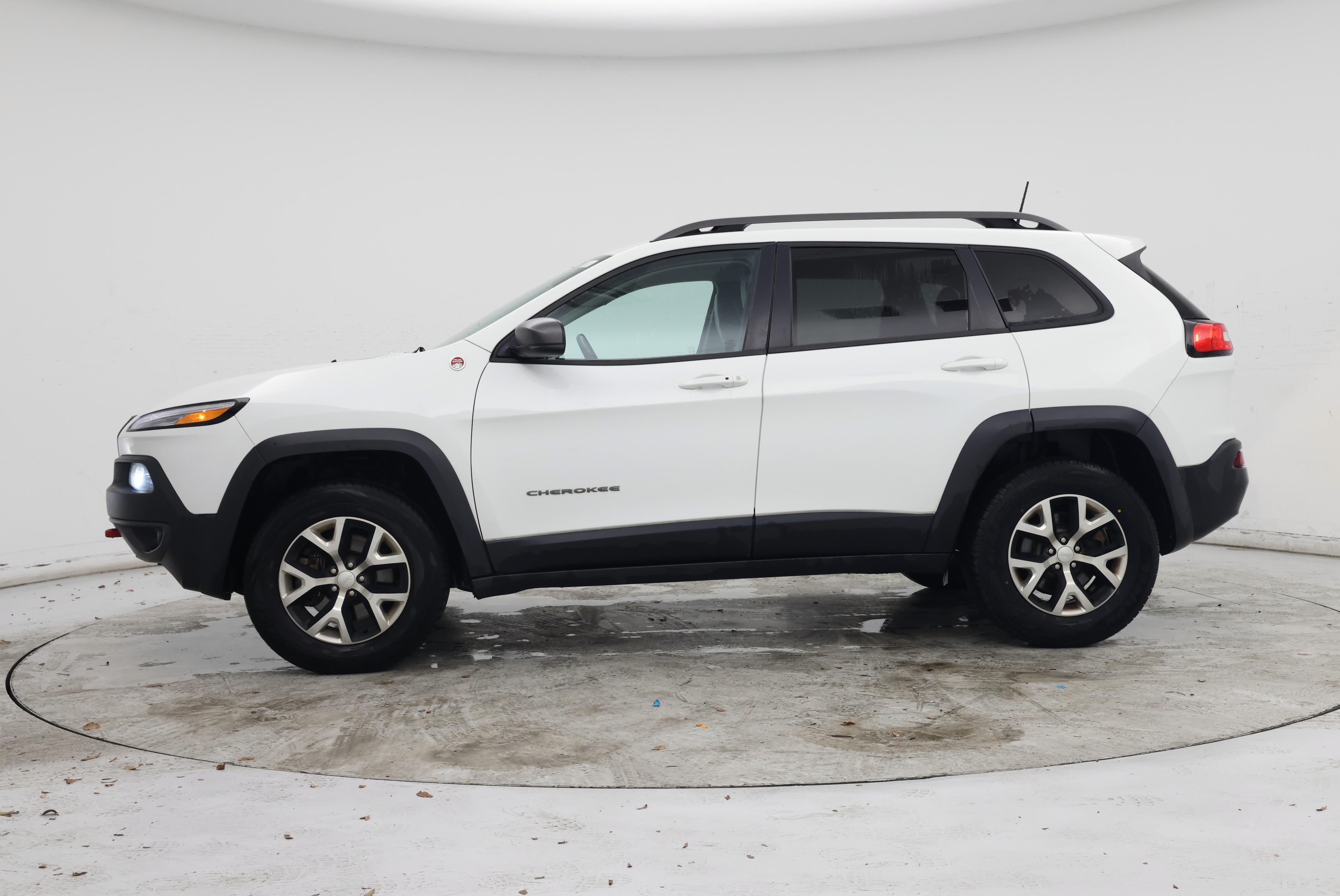Thumbnail: 2018 Jeep Cherokee - 3
