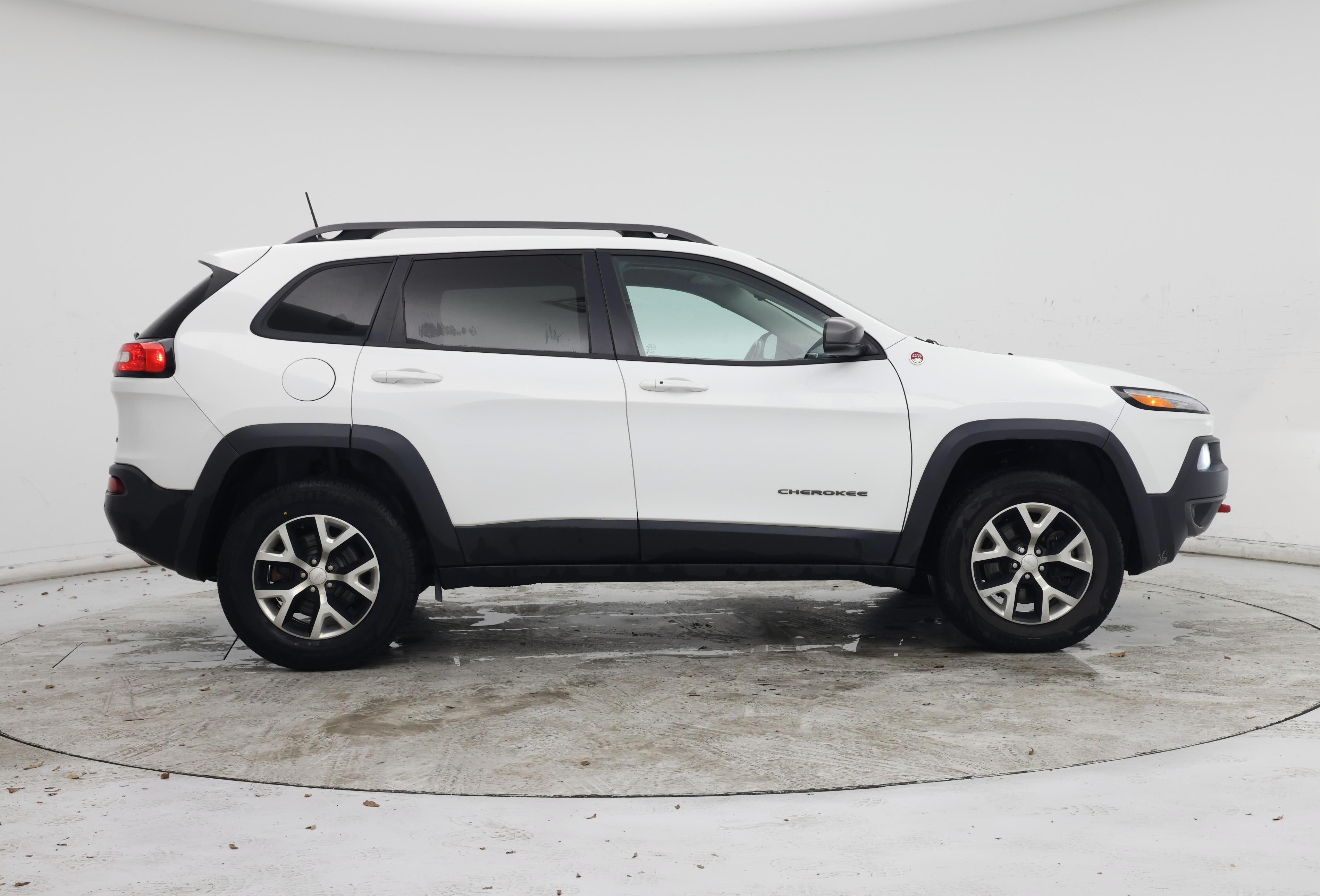 Thumbnail: 2018 Jeep Cherokee - 7