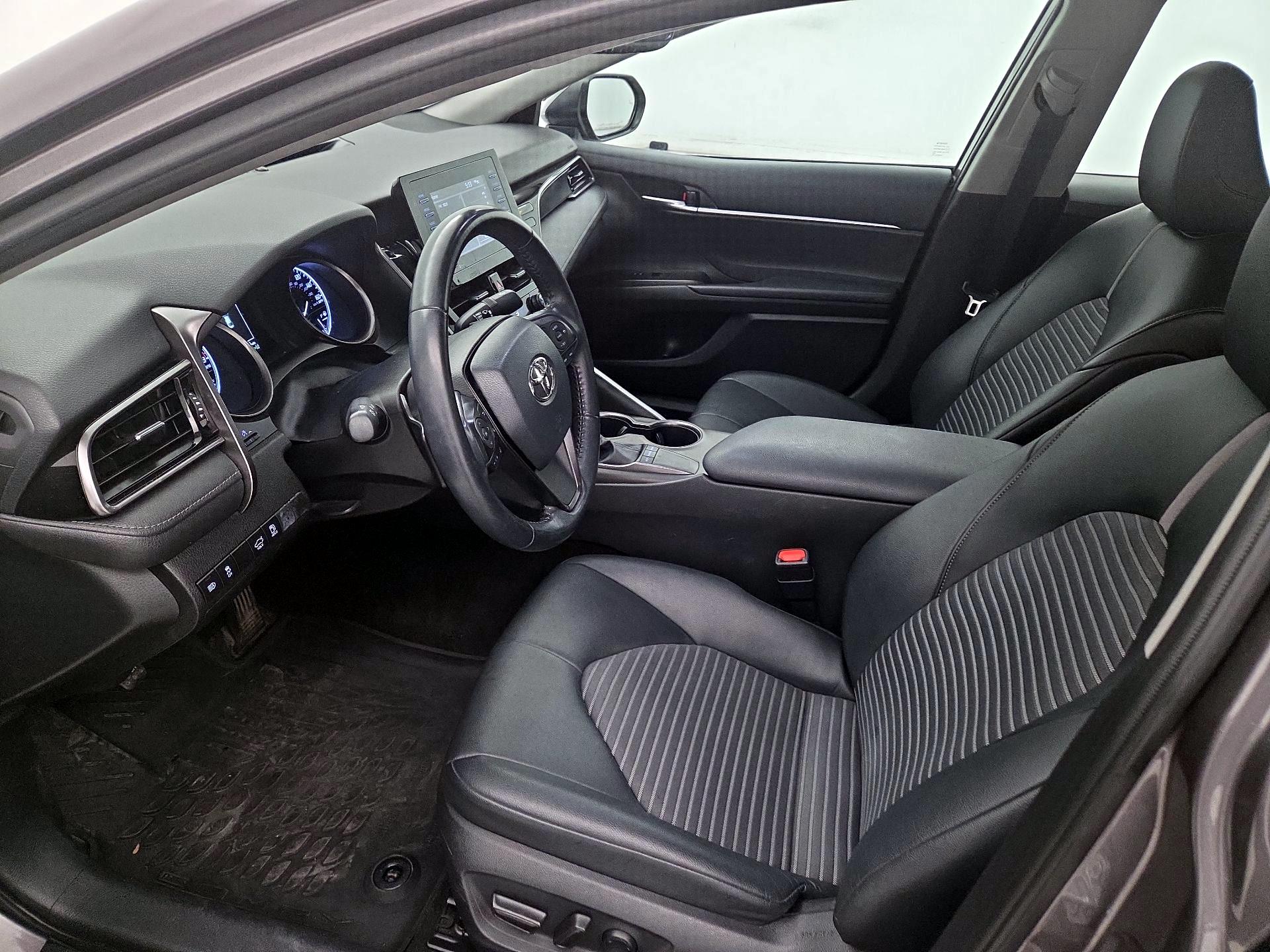 Thumbnail: 2022 Toyota Camry - 11