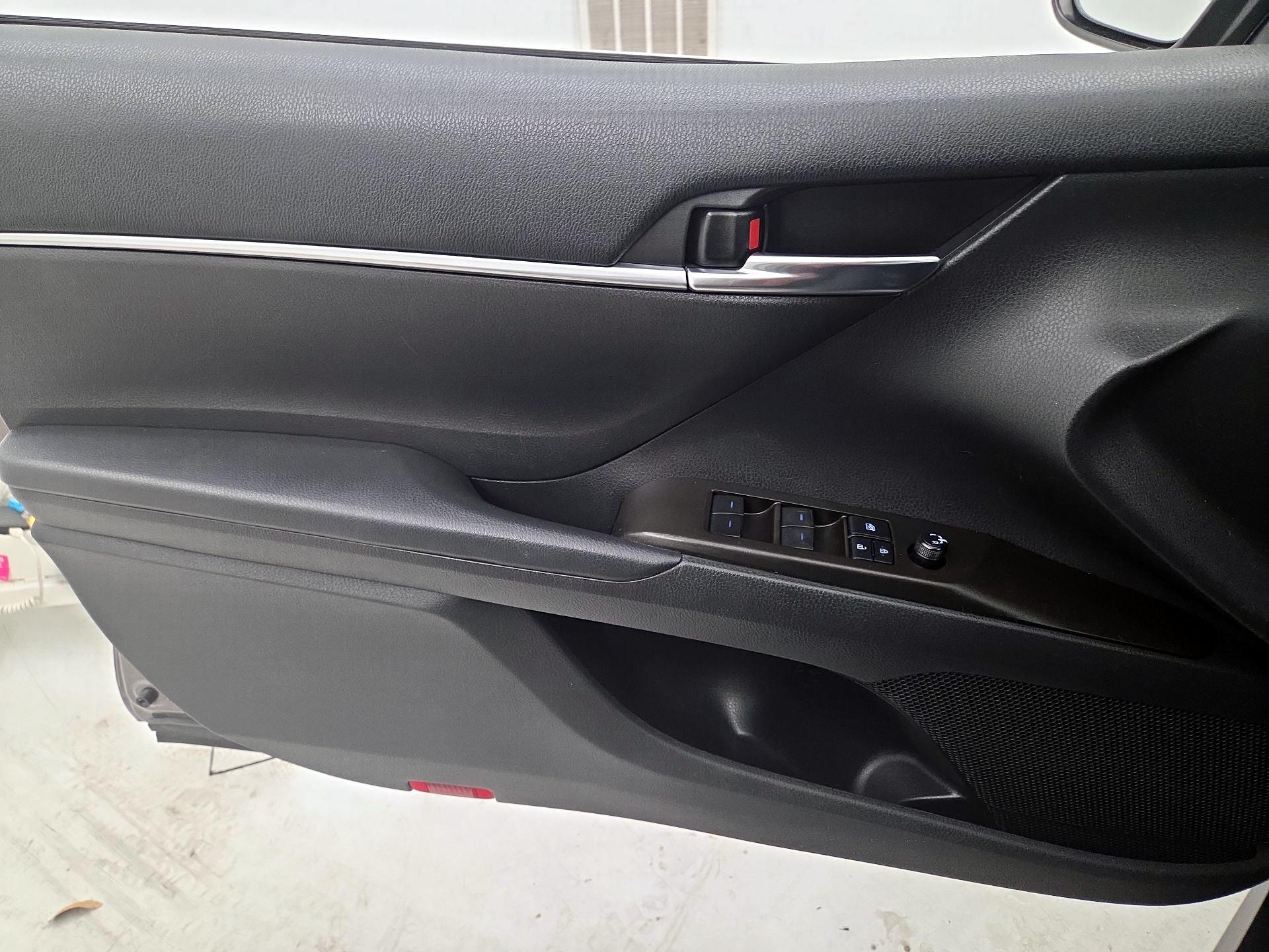 Thumbnail: 2022 Toyota Camry - 12