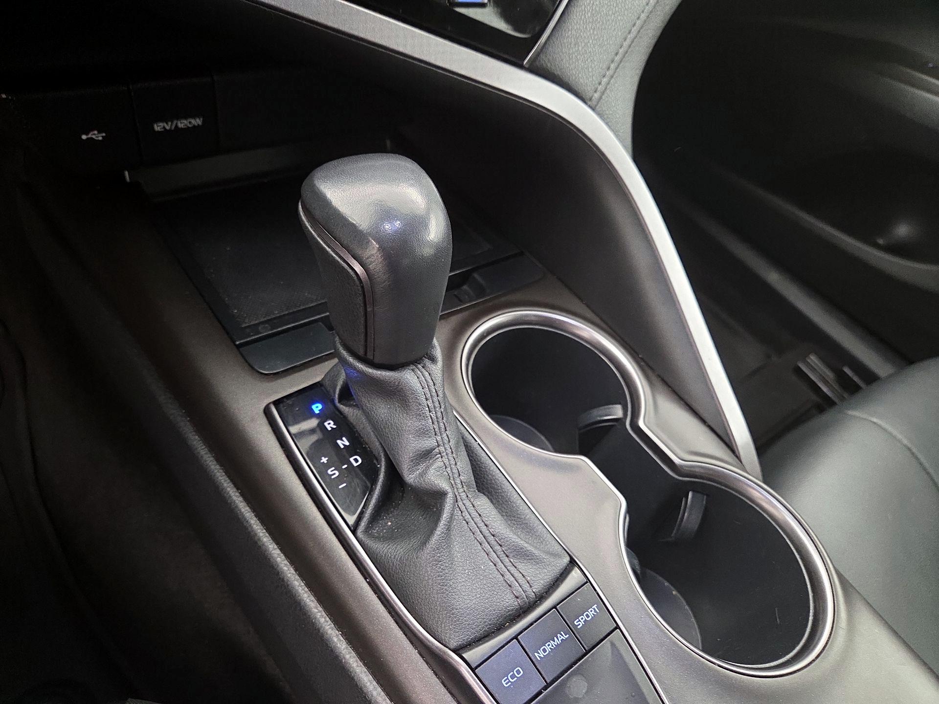 Thumbnail: 2022 Toyota Camry - 17