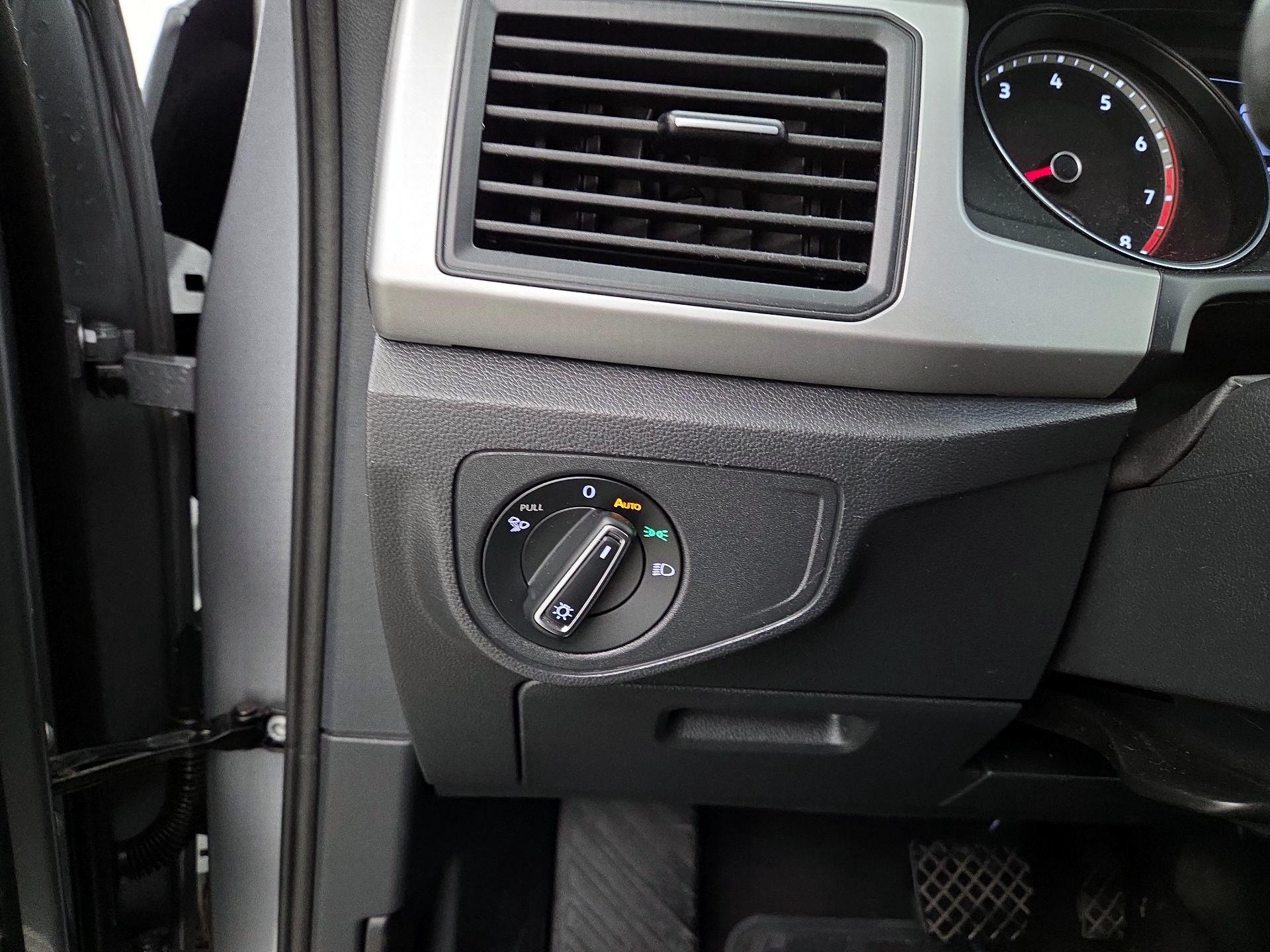 Thumbnail: 2021 Volkswagen Atlas - 13