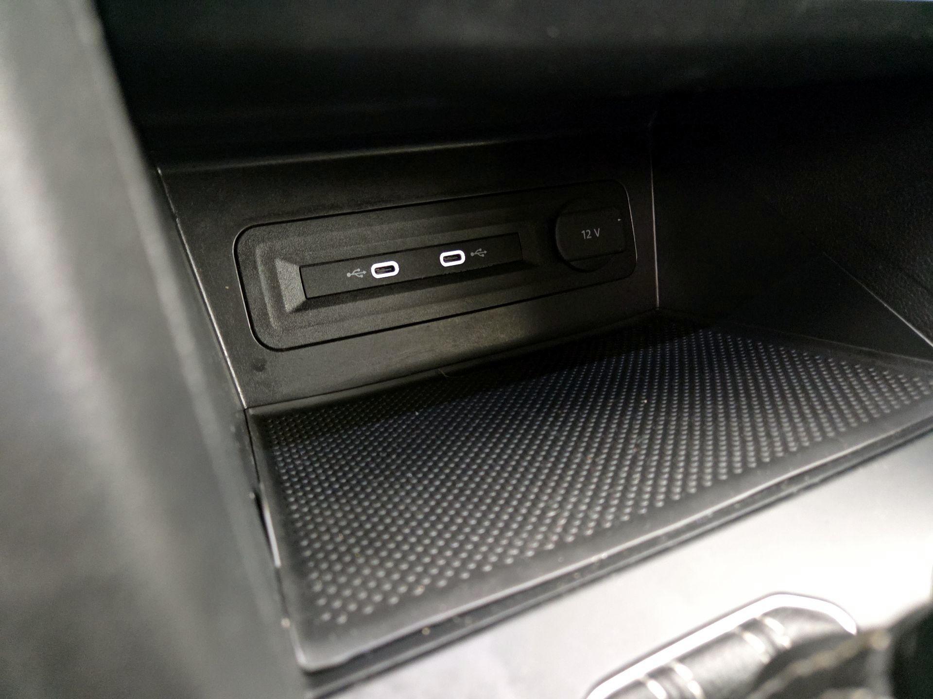 Thumbnail: 2021 Volkswagen Atlas - 18