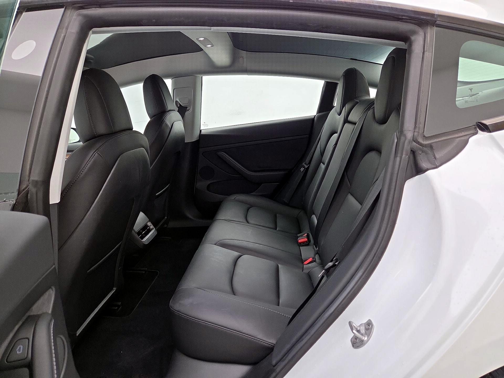 Thumbnail: 2022 Tesla Model 3 - 19