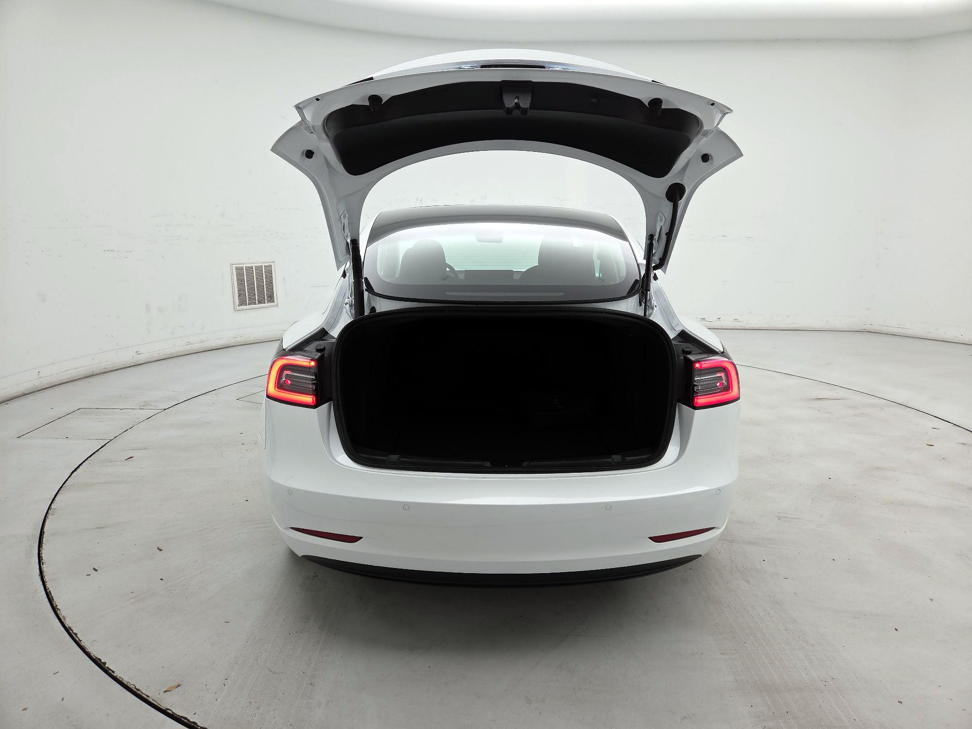 Thumbnail: 2022 Tesla Model 3 - 20