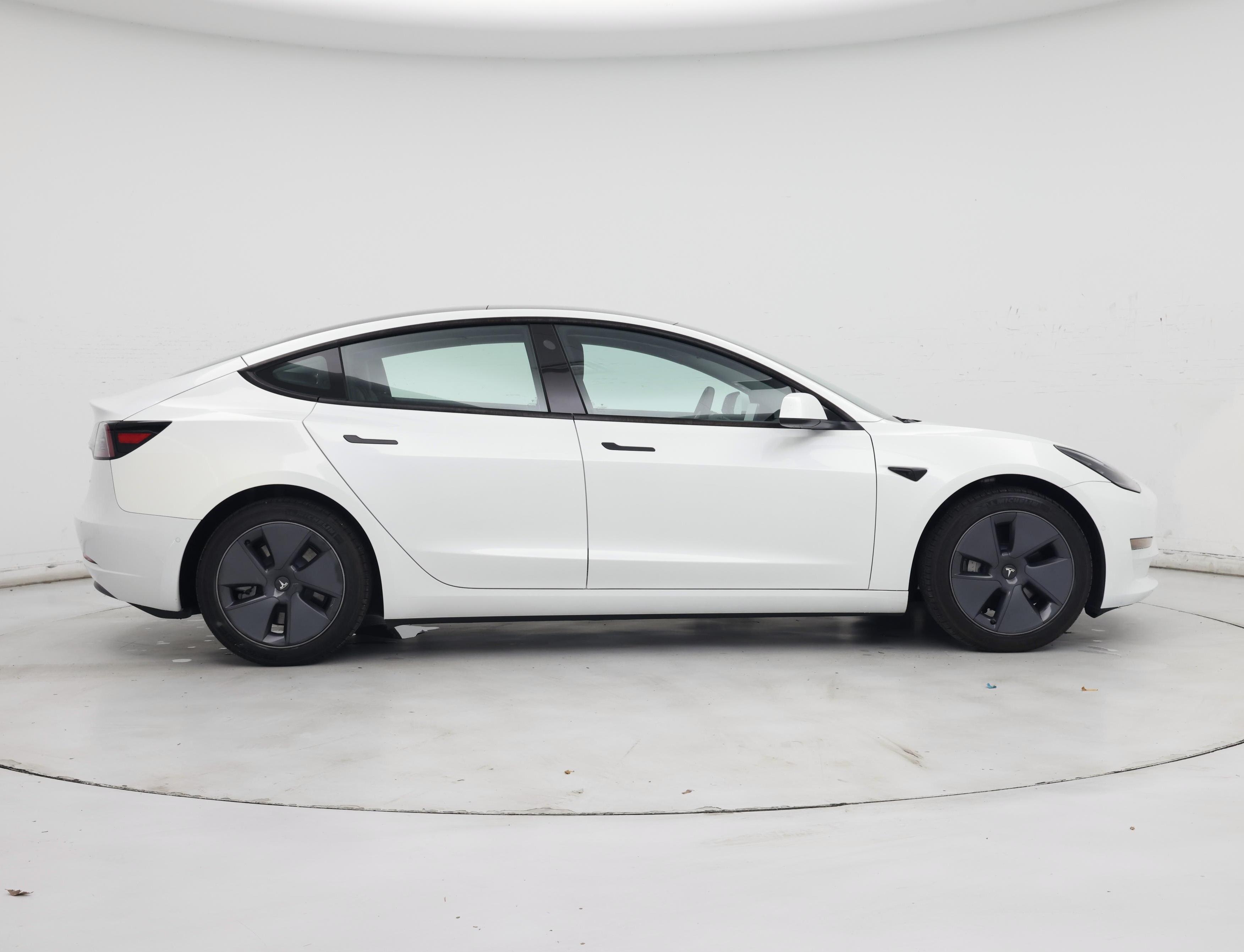 Thumbnail: 2022 Tesla Model 3 - 7