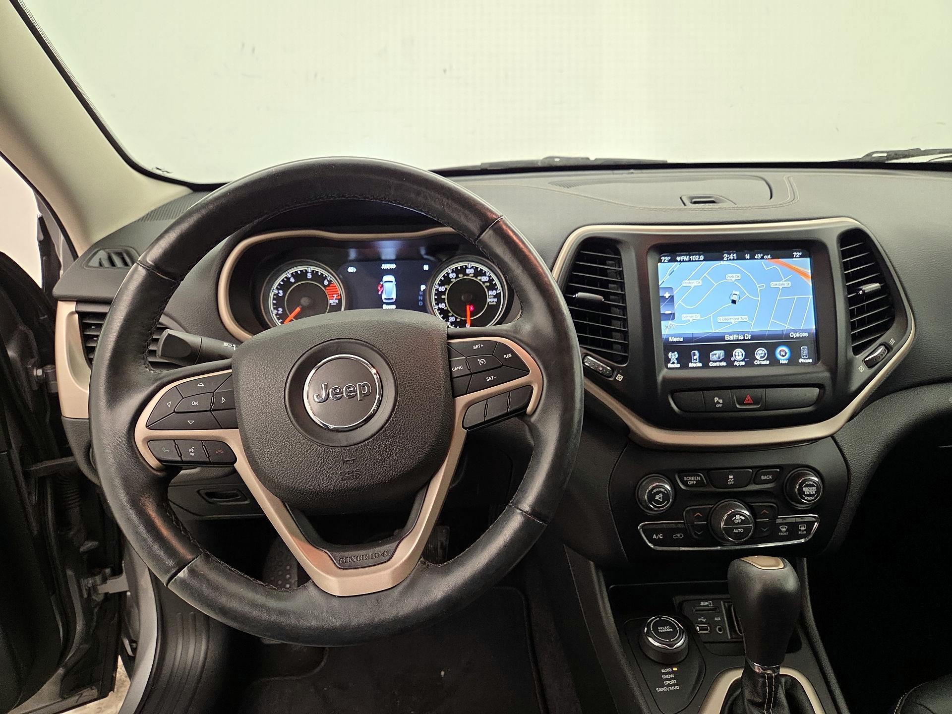 Thumbnail: 2018 Jeep Cherokee - 9