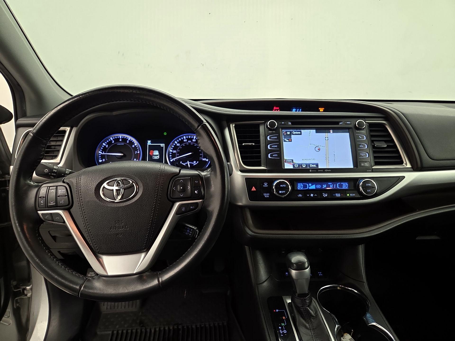 Thumbnail: 2019 Toyota Highlander - 9