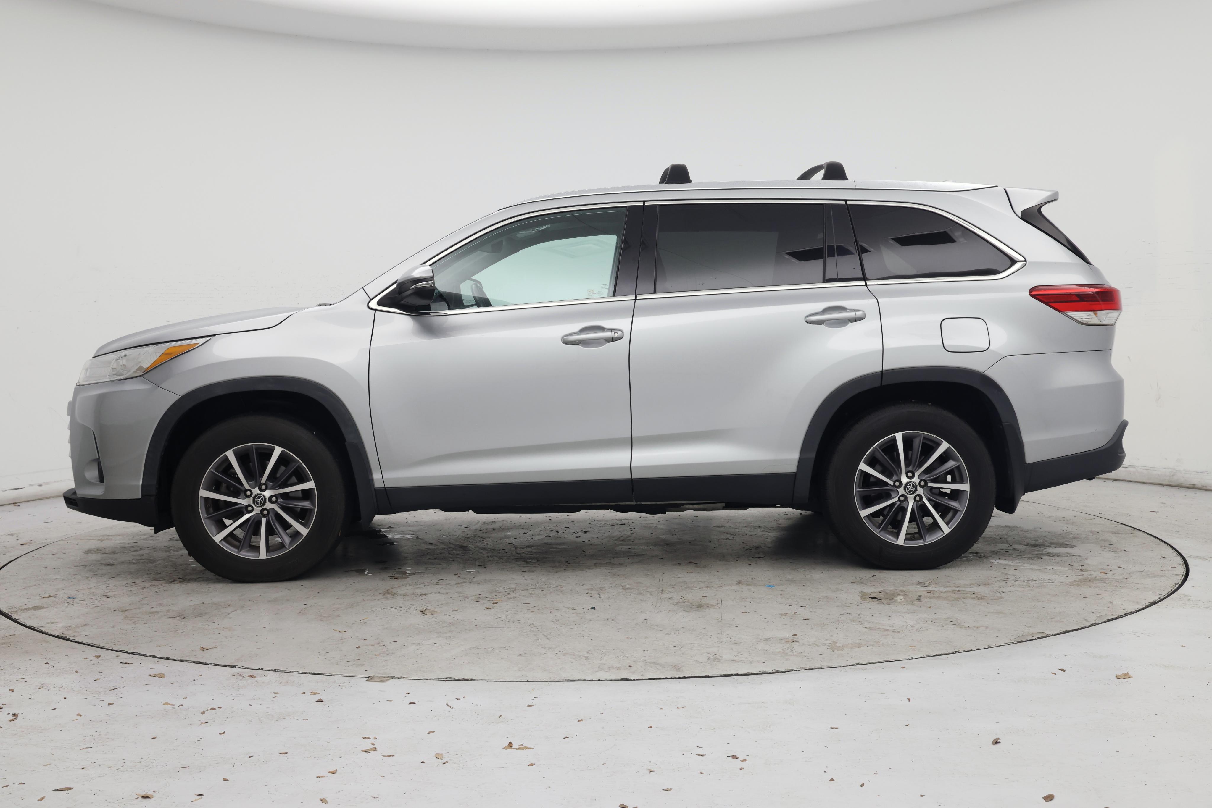 Thumbnail: 2019 Toyota Highlander - 3