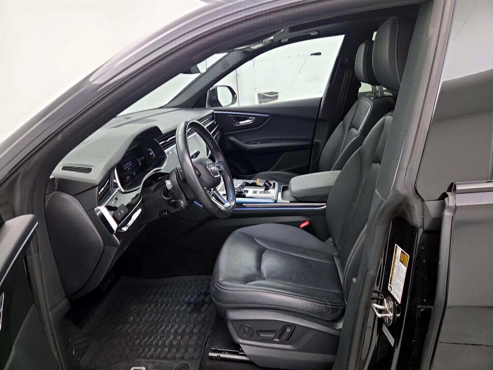 Thumbnail: 2021 Audi Q8 - 11