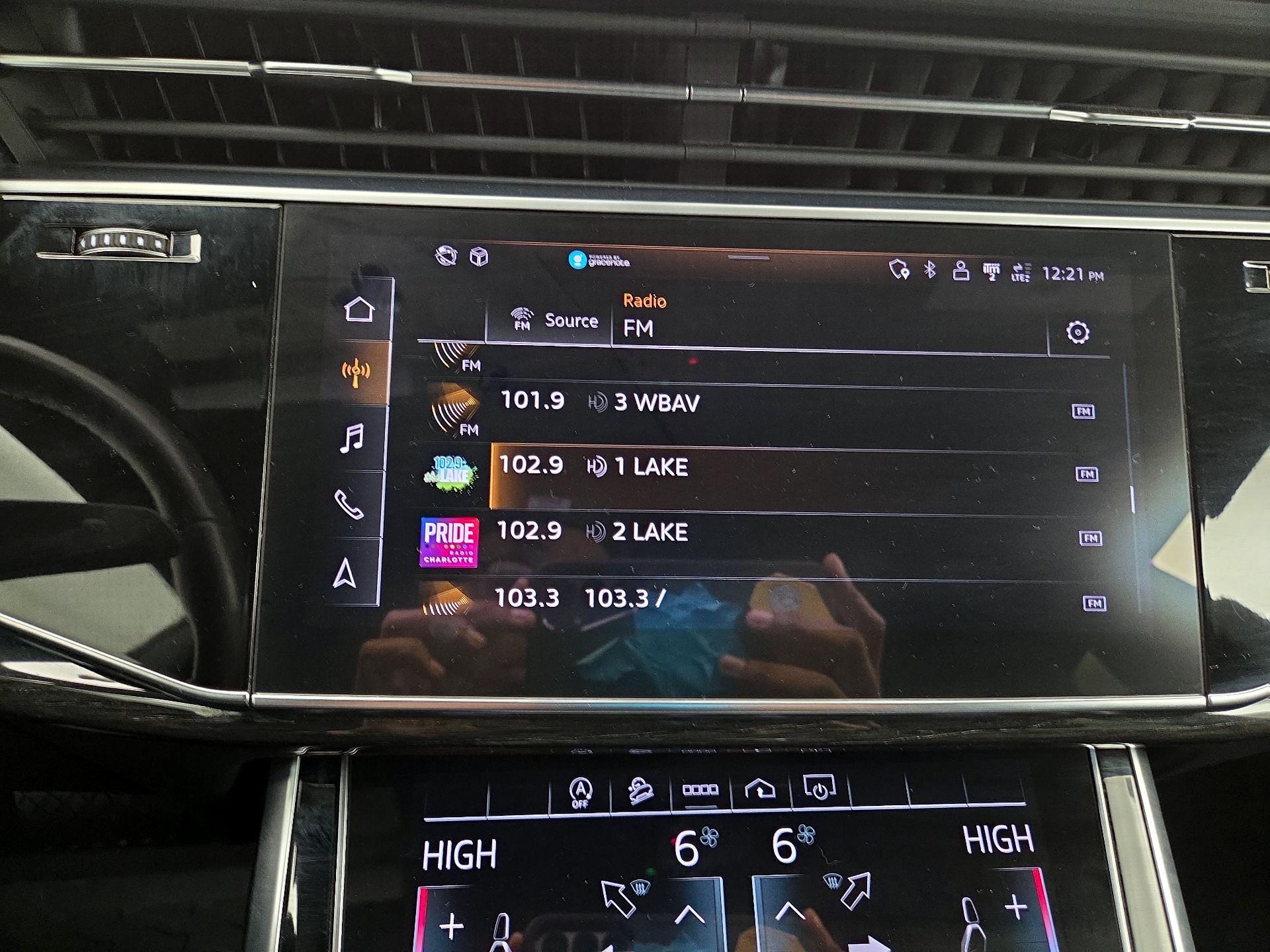 Thumbnail: 2021 Audi Q8 - 16