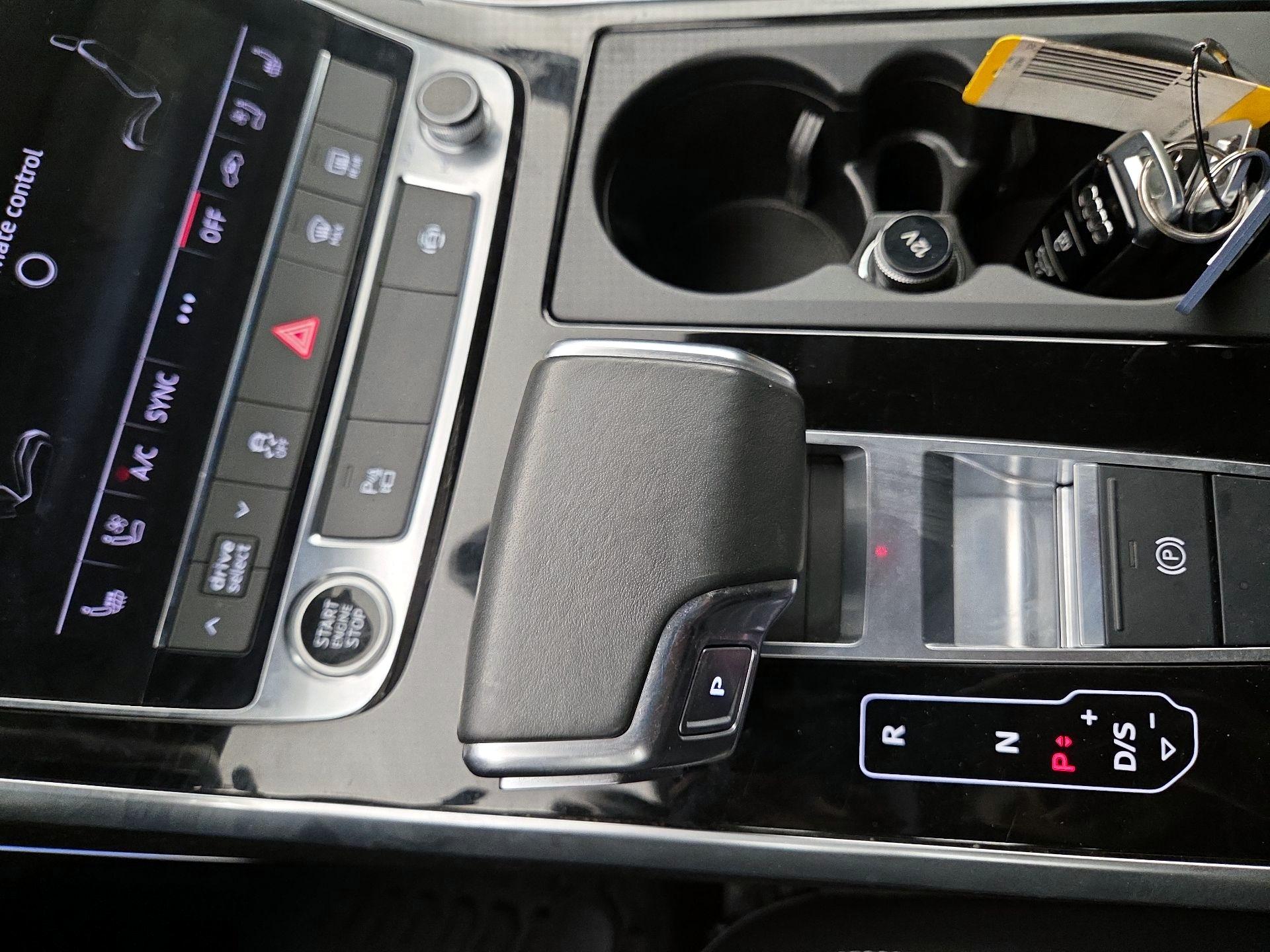 Thumbnail: 2021 Audi Q8 - 18