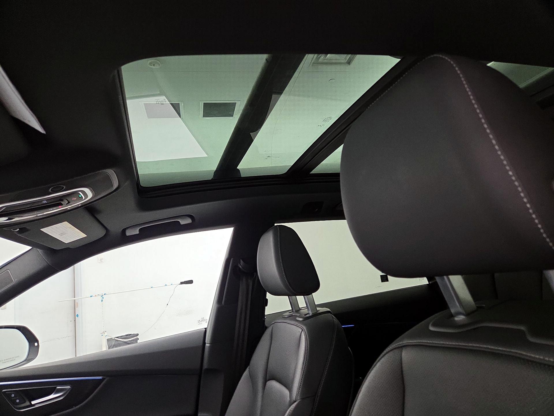 Thumbnail: 2021 Audi Q8 - 20