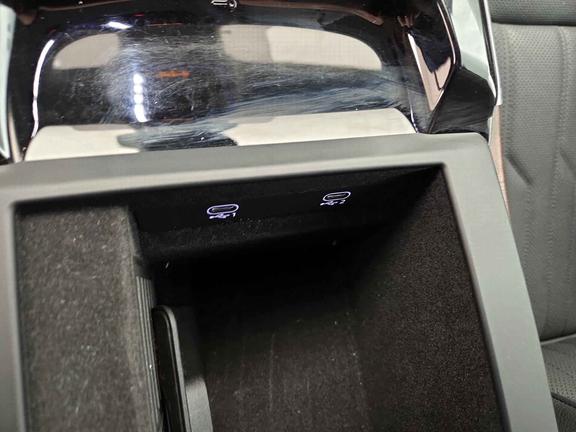 Thumbnail: 2024 Audi A8 - 18