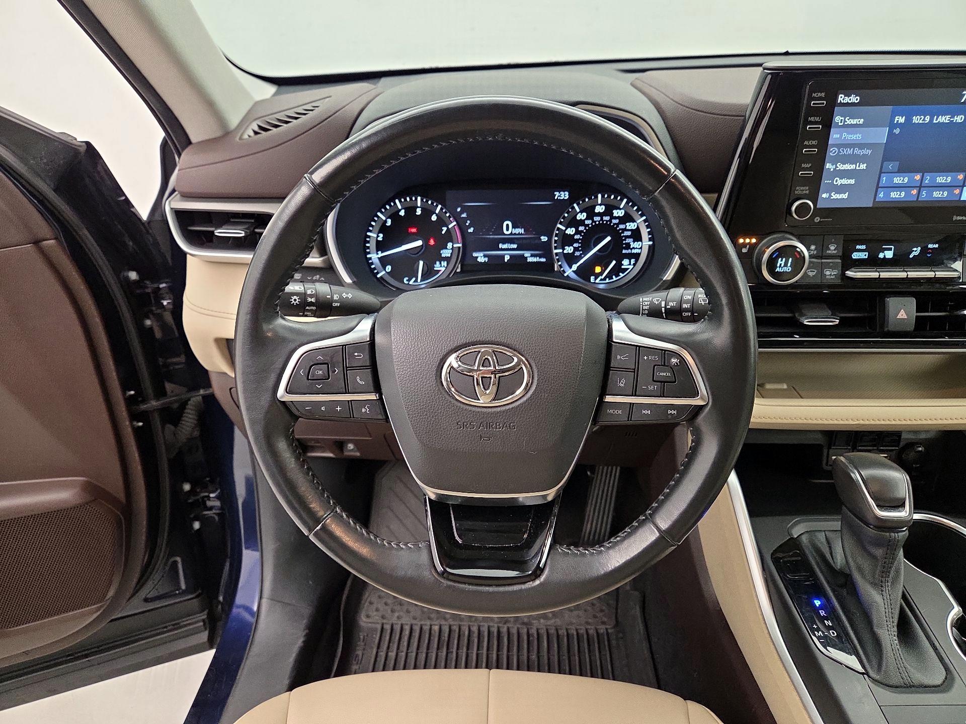 Thumbnail: 2021 Toyota Highlander - 10