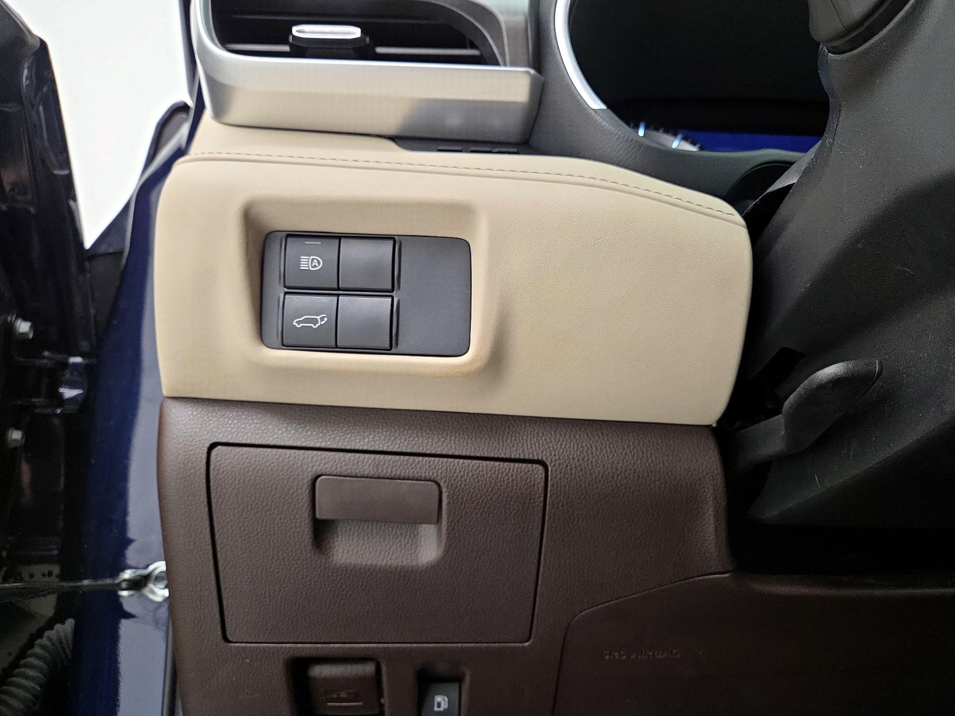 Thumbnail: 2021 Toyota Highlander - 13