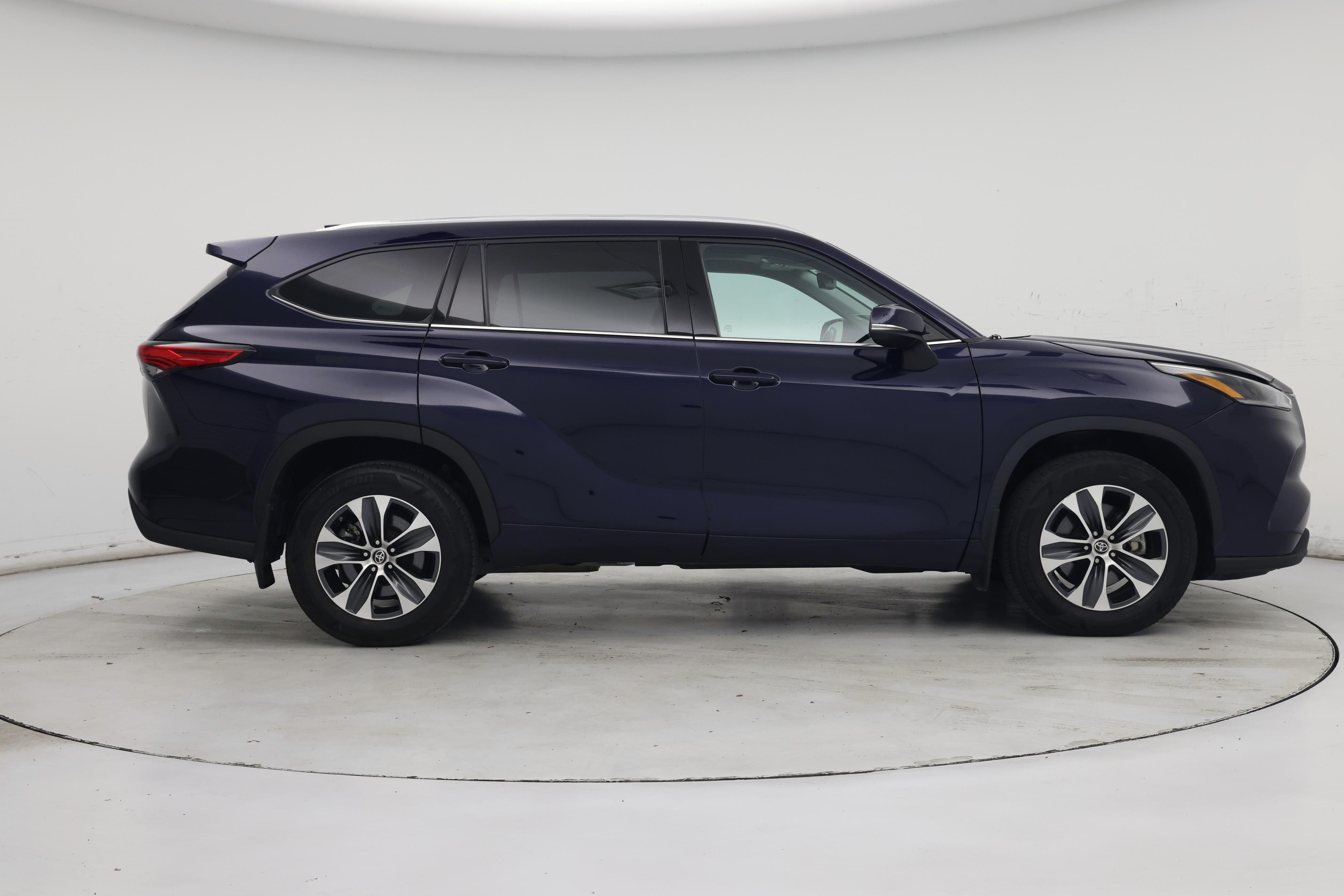Thumbnail: 2021 Toyota Highlander - 7