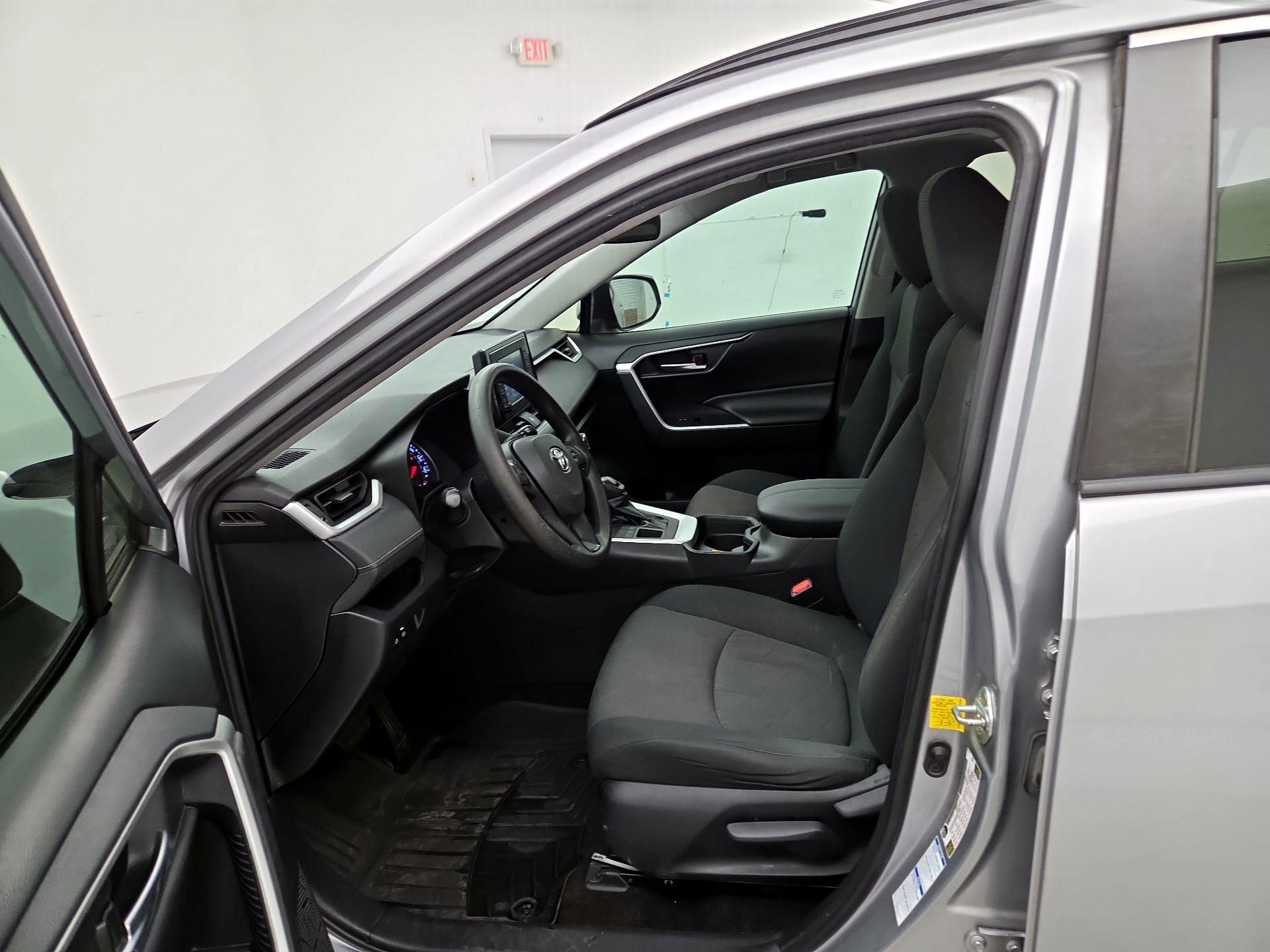 Thumbnail: 2019 Toyota RAV4 - 11