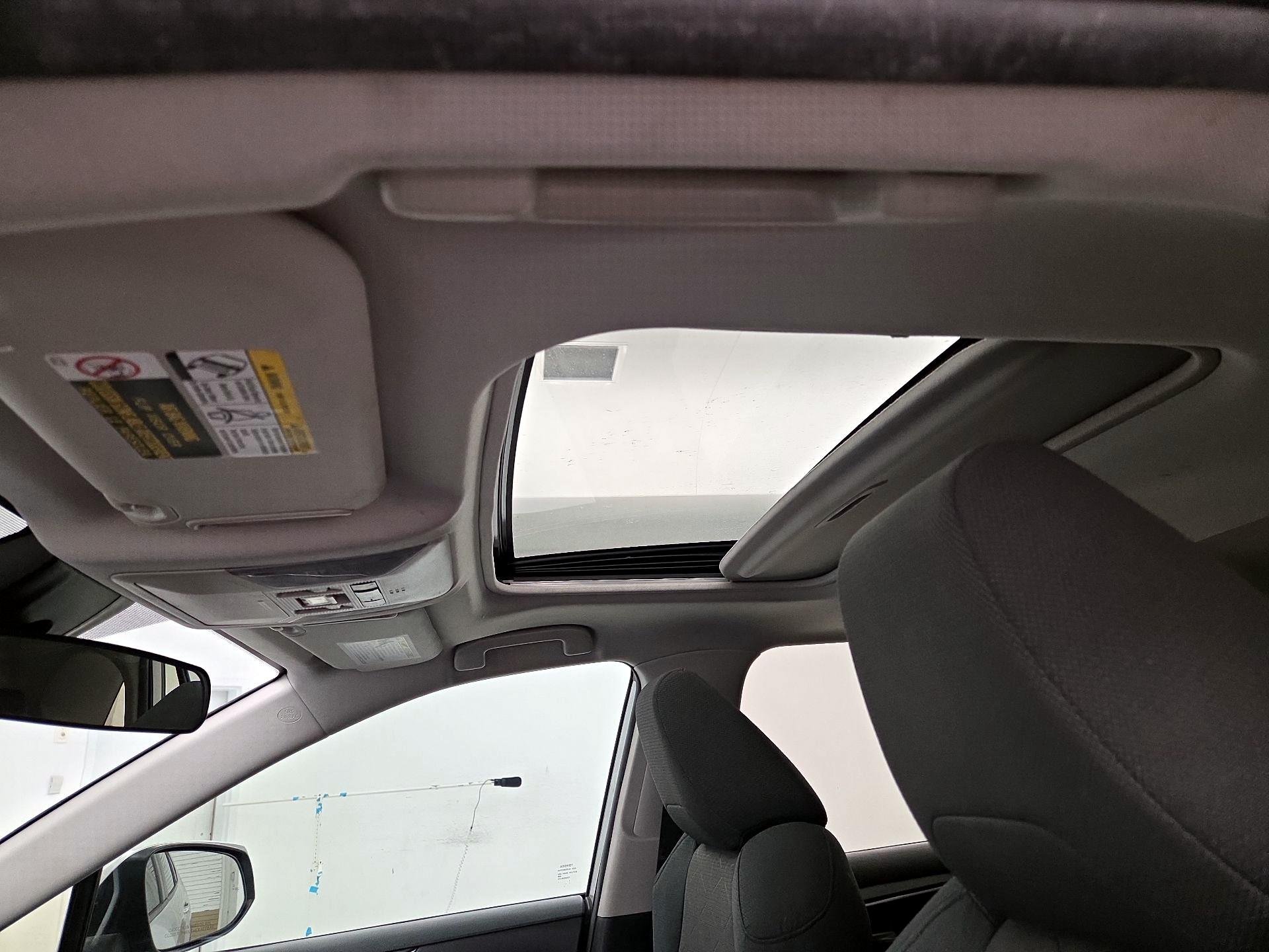 Thumbnail: 2019 Toyota RAV4 - 19