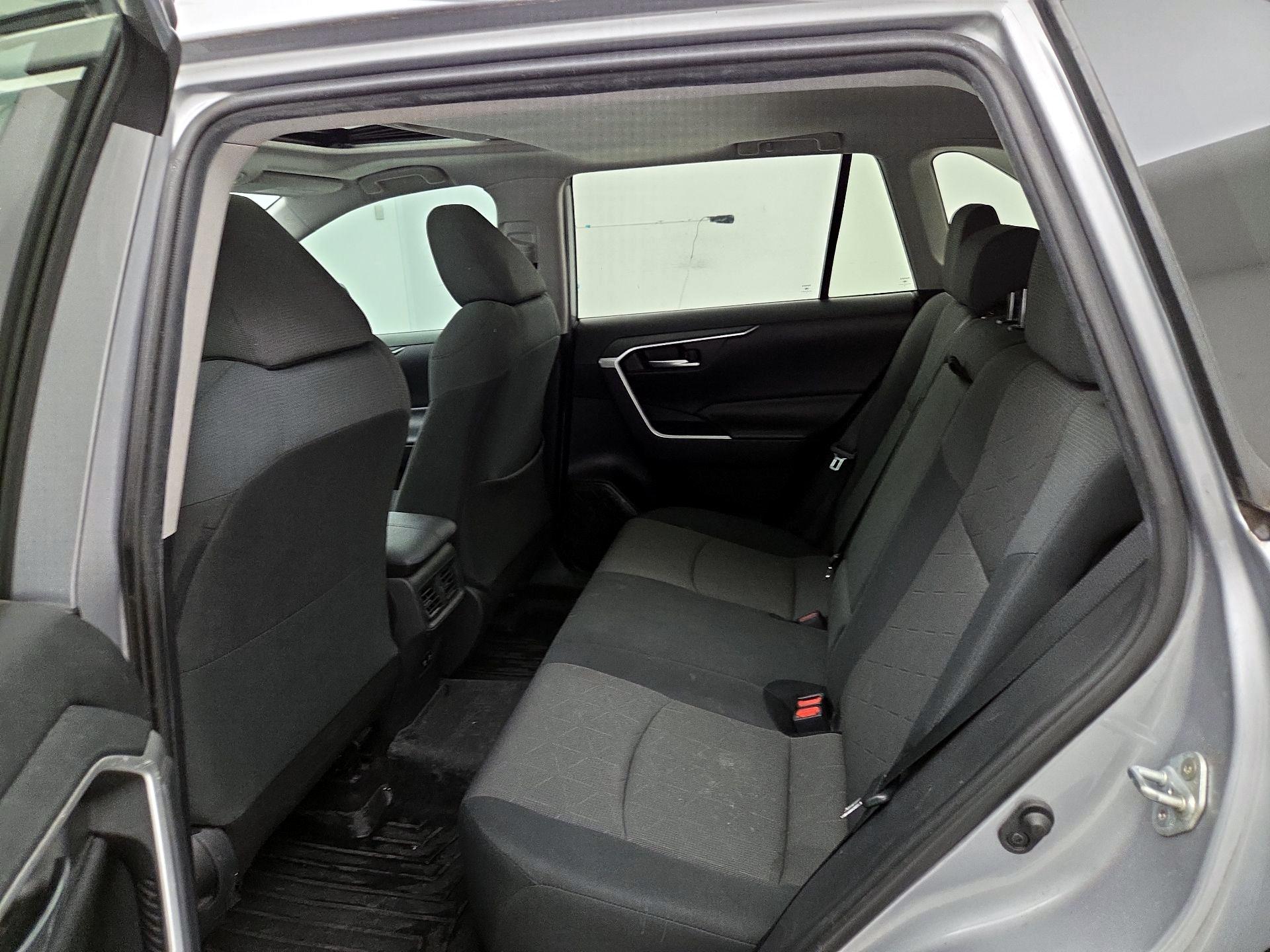 Thumbnail: 2019 Toyota RAV4 - 20