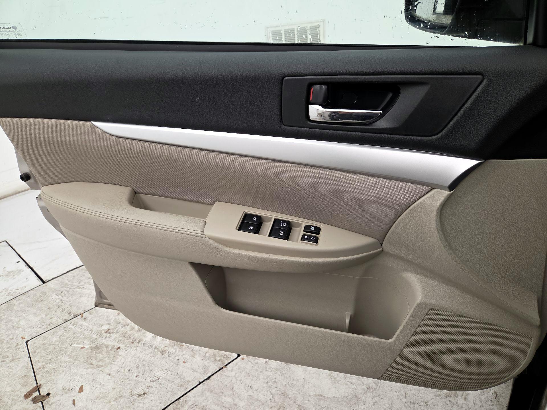 Thumbnail: 2014 Subaru Outback - 12