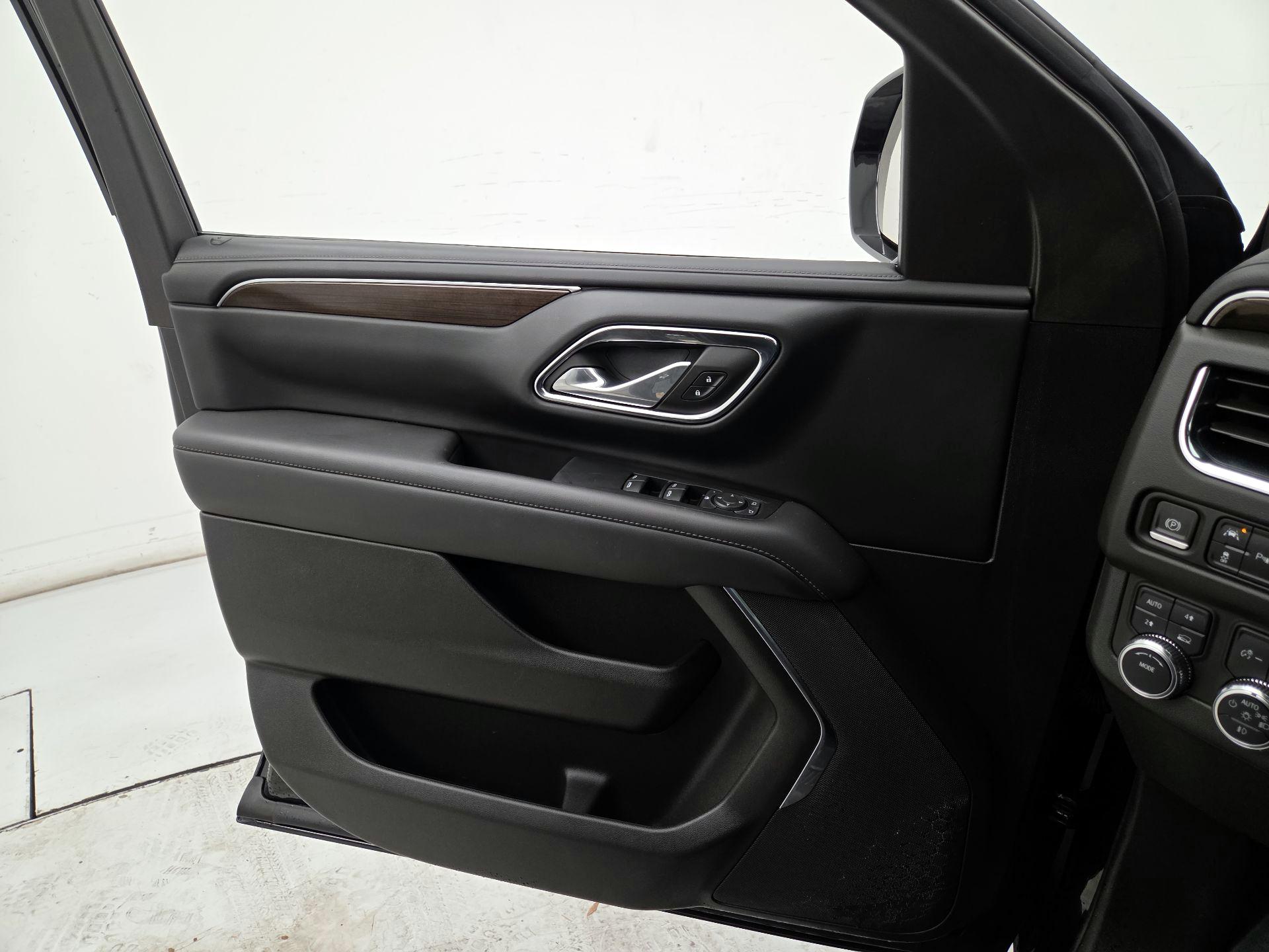 Thumbnail: 2023 GMC Yukon XL - 12