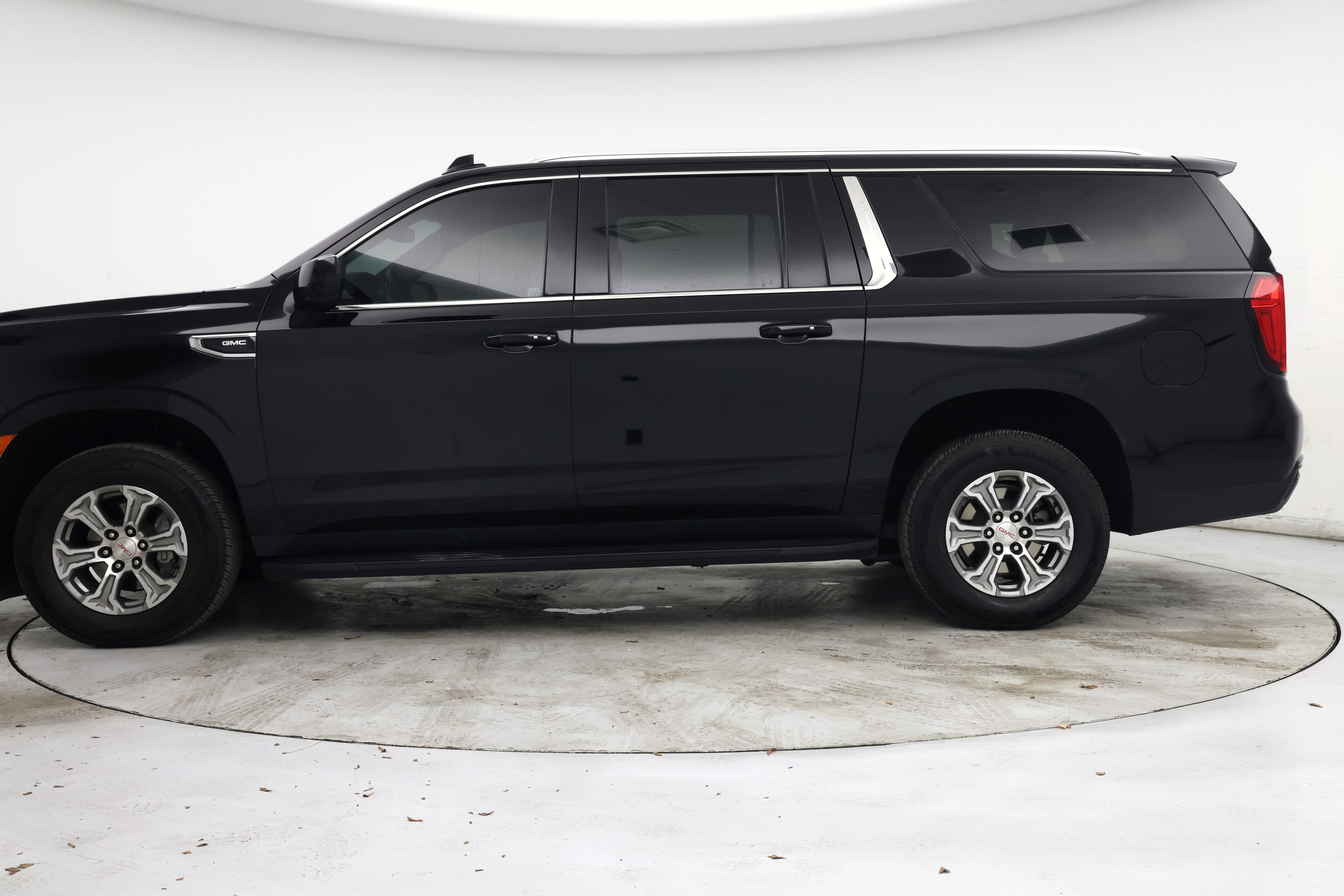 Thumbnail: 2023 GMC Yukon XL - 3