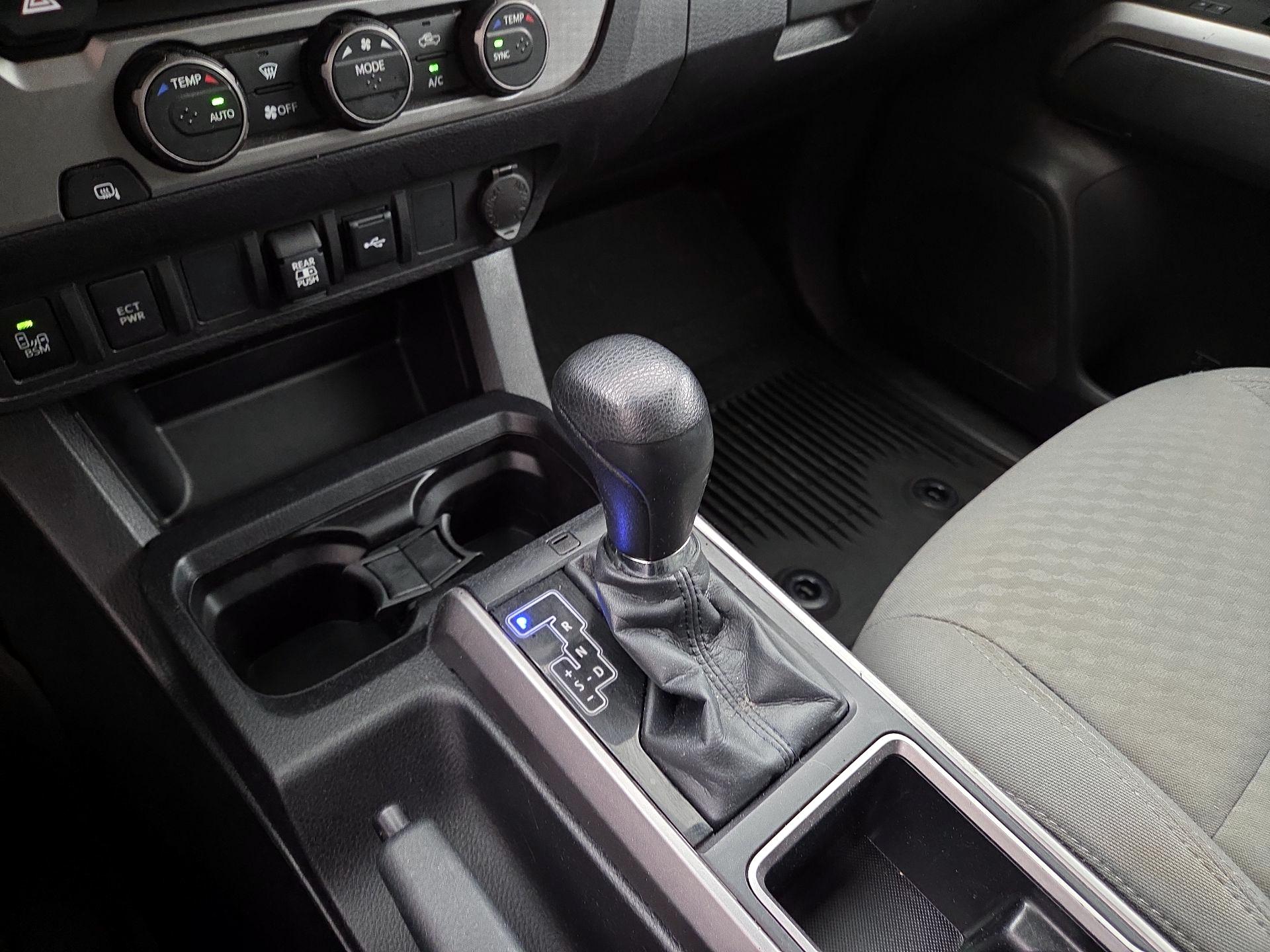 Thumbnail: 2022 Toyota Tacoma - 17