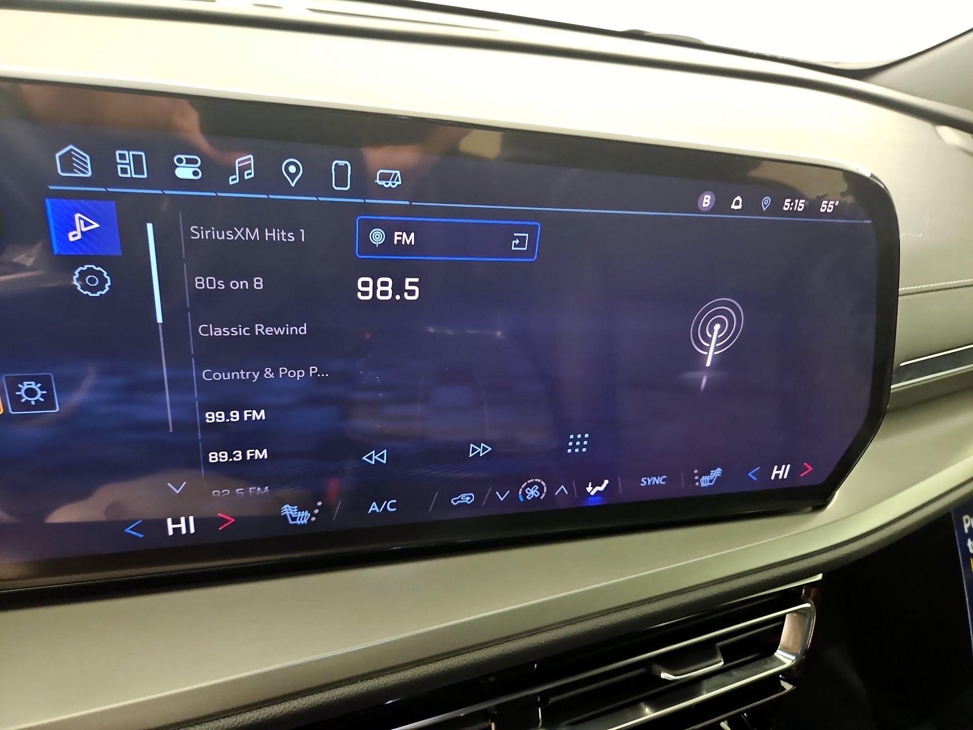 Thumbnail: 2025 Chevrolet Traverse - 15