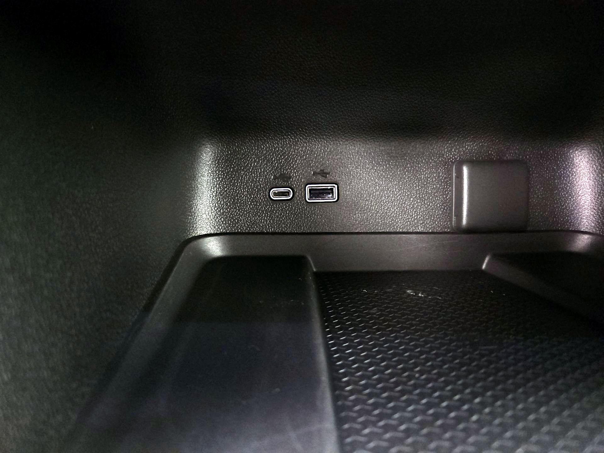 Thumbnail: 2025 Chevrolet Traverse - 18