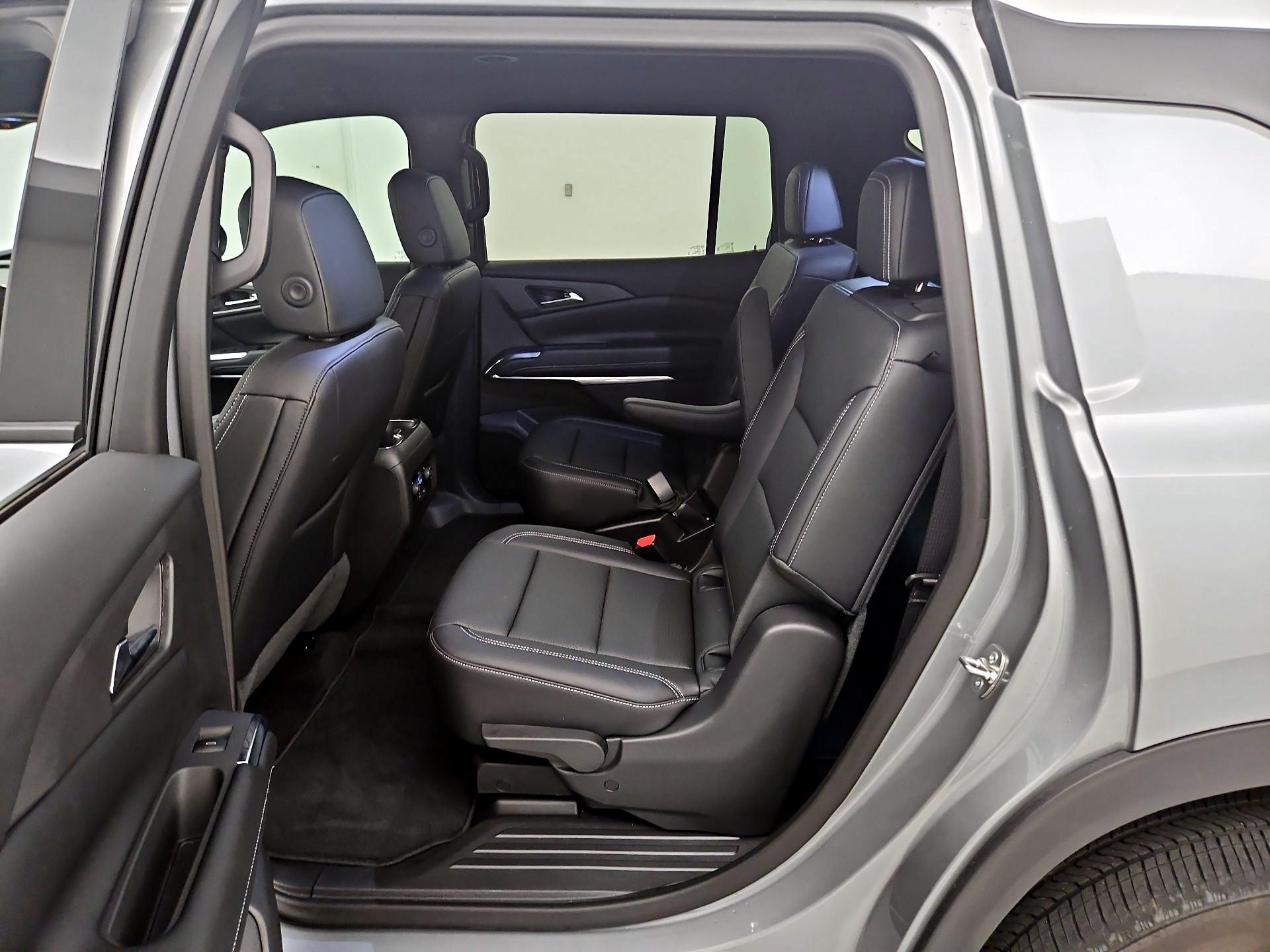 Thumbnail: 2025 Chevrolet Traverse - 19