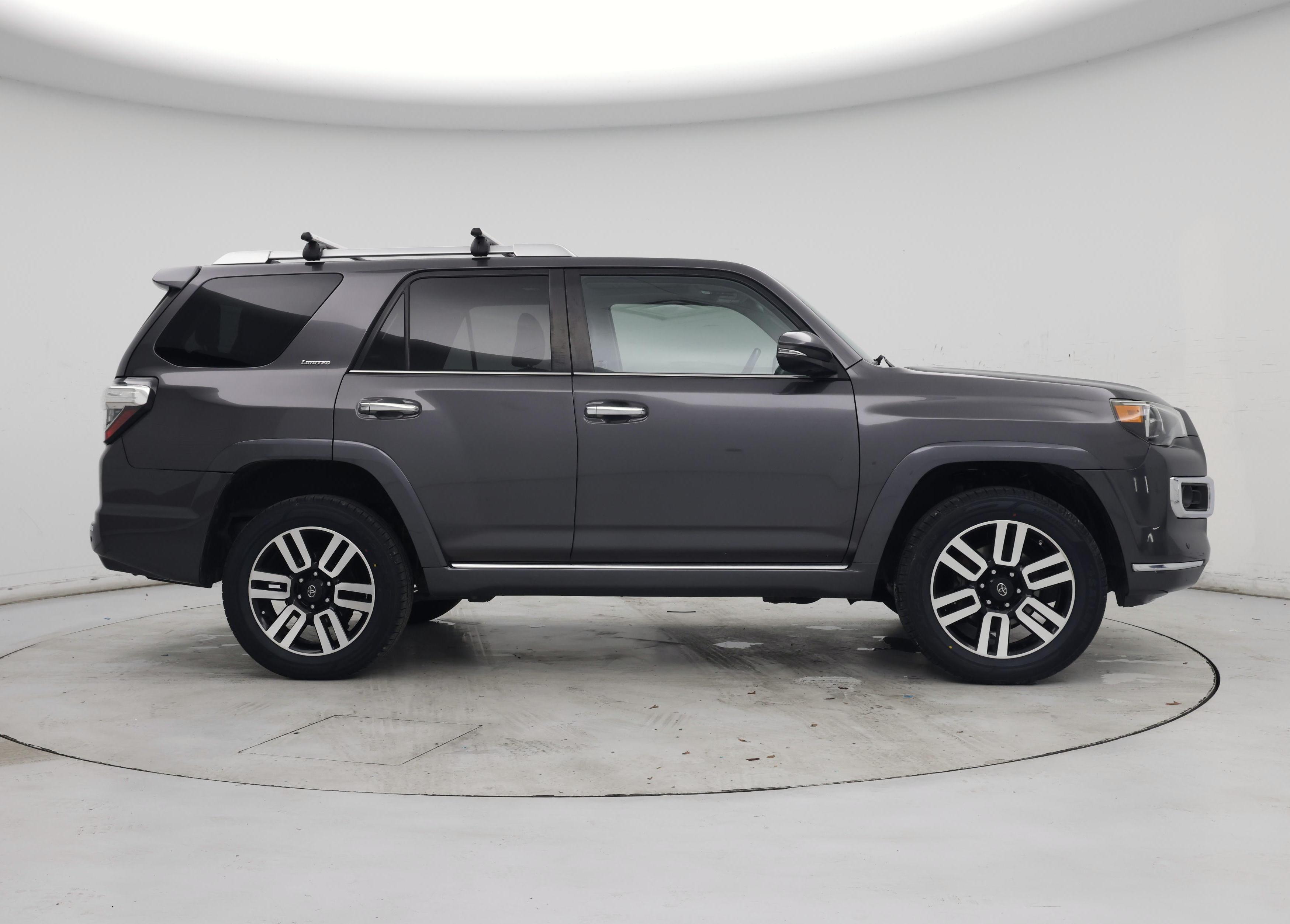 Thumbnail: 2017 Toyota 4Runner - 7