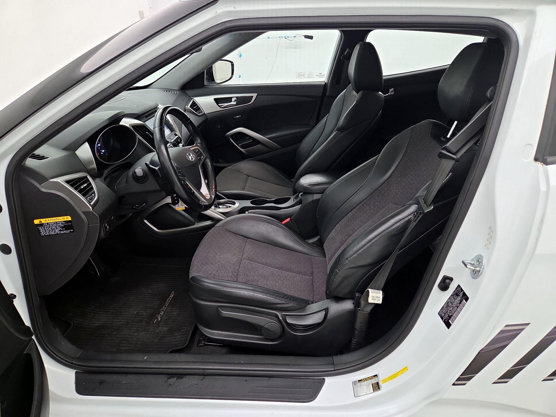 Thumbnail: 2014 Hyundai Veloster - 11