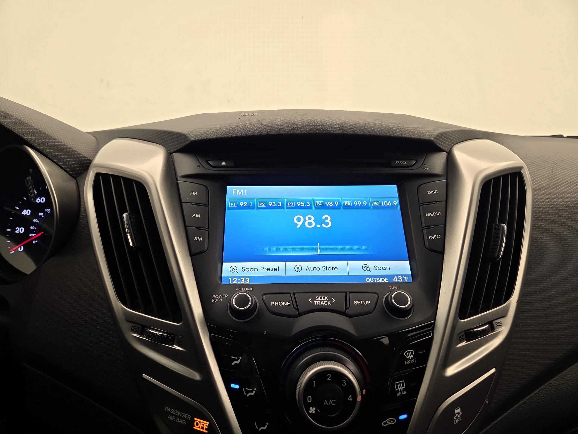 Thumbnail: 2014 Hyundai Veloster - 15