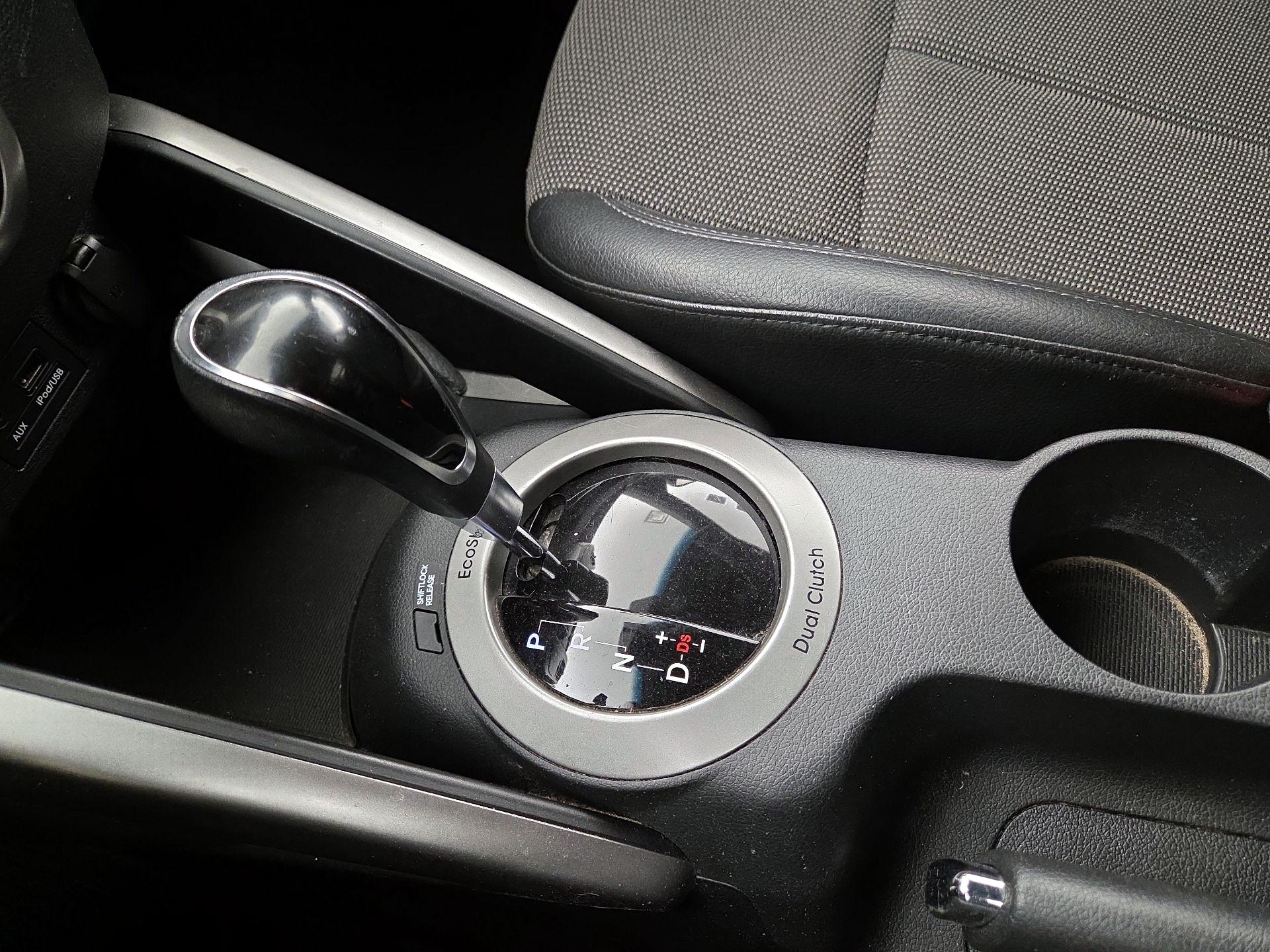 Thumbnail: 2014 Hyundai Veloster - 17