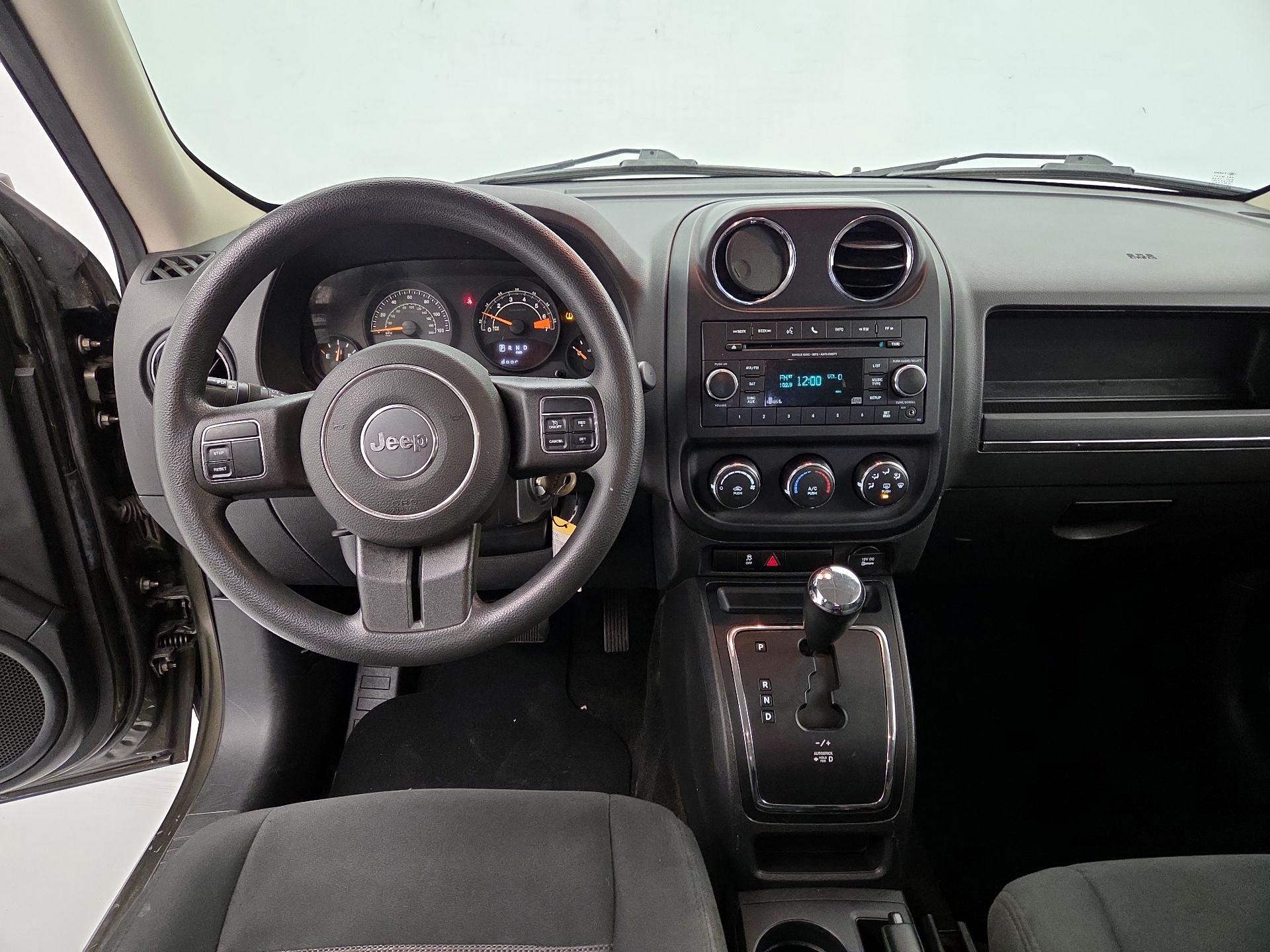 Thumbnail: 2016 Jeep Patriot - 9