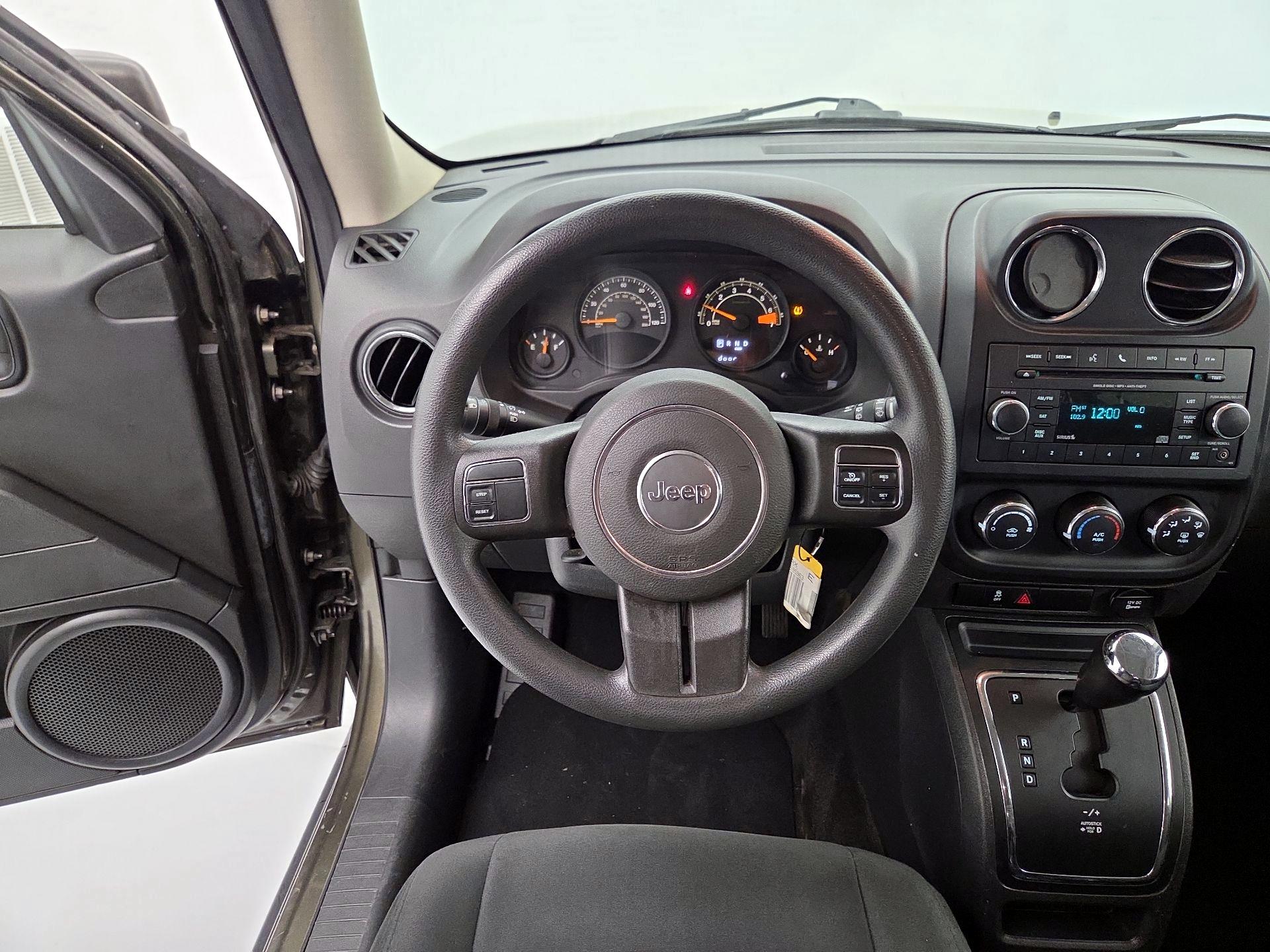 Thumbnail: 2016 Jeep Patriot - 10