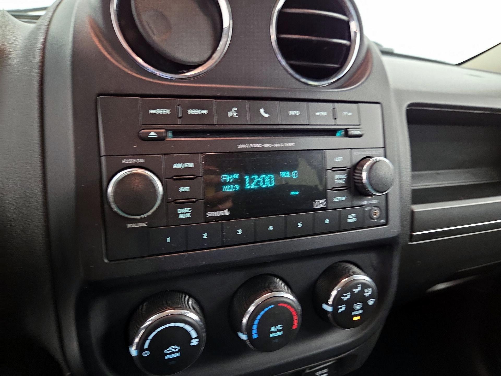 Thumbnail: 2016 Jeep Patriot - 13