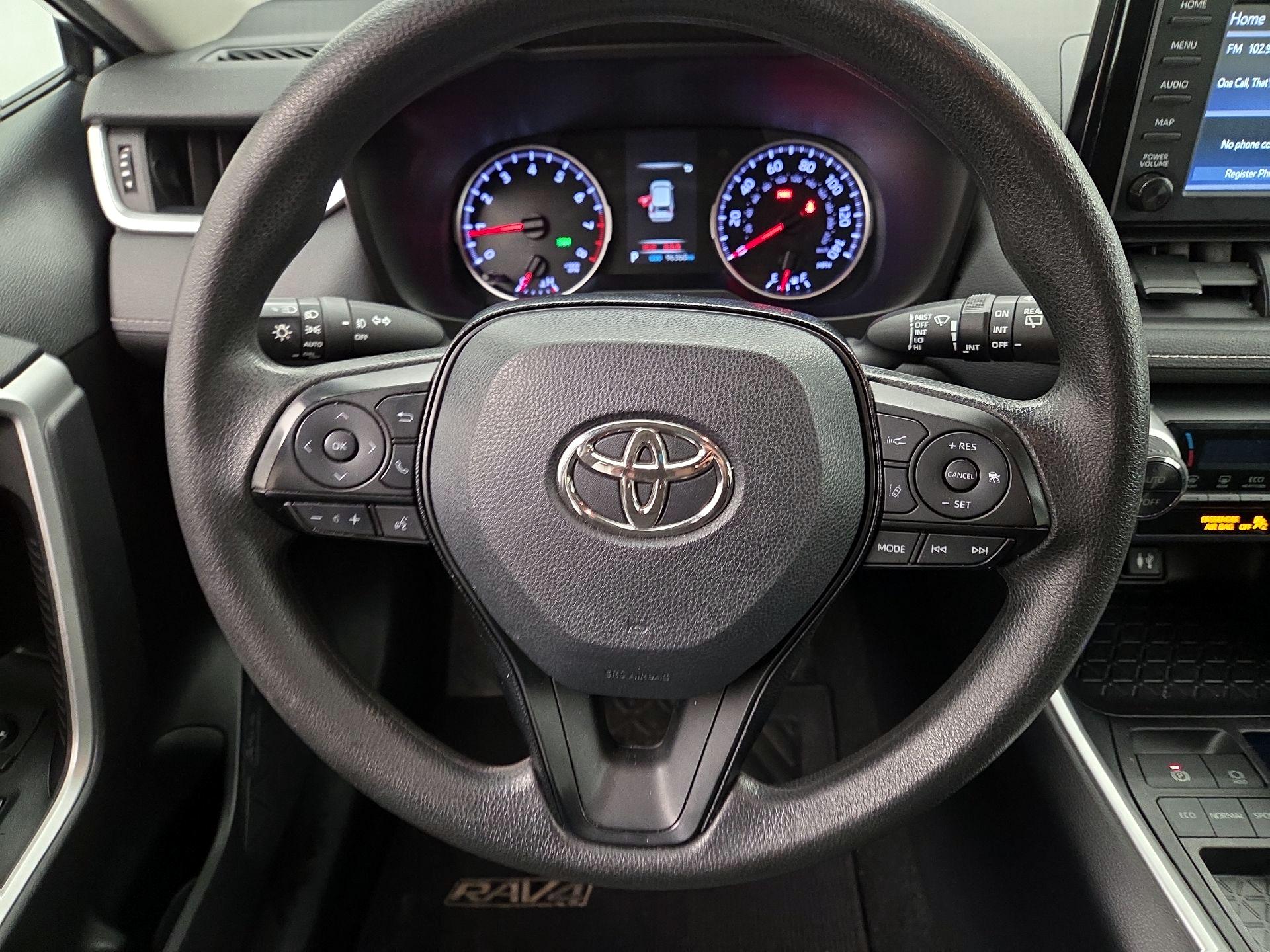 Thumbnail: 2019 Toyota RAV4 - 10