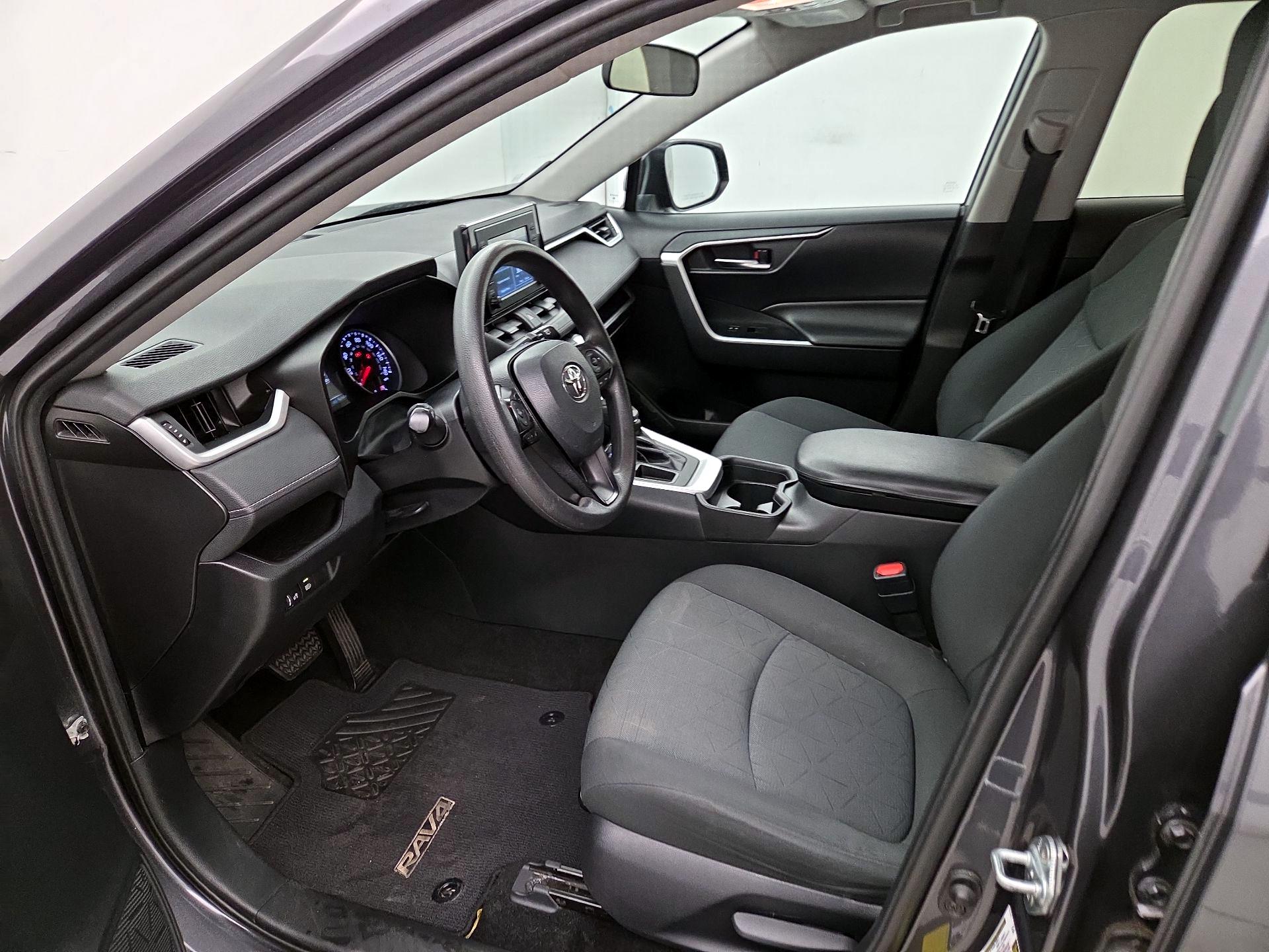 Thumbnail: 2019 Toyota RAV4 - 11