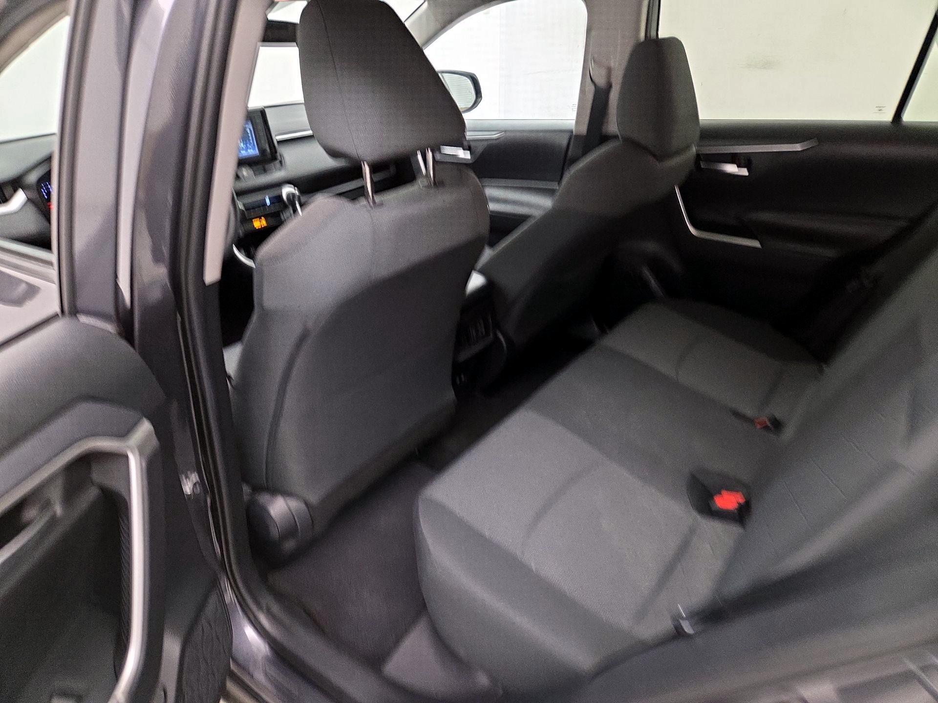 Thumbnail: 2019 Toyota RAV4 - 19