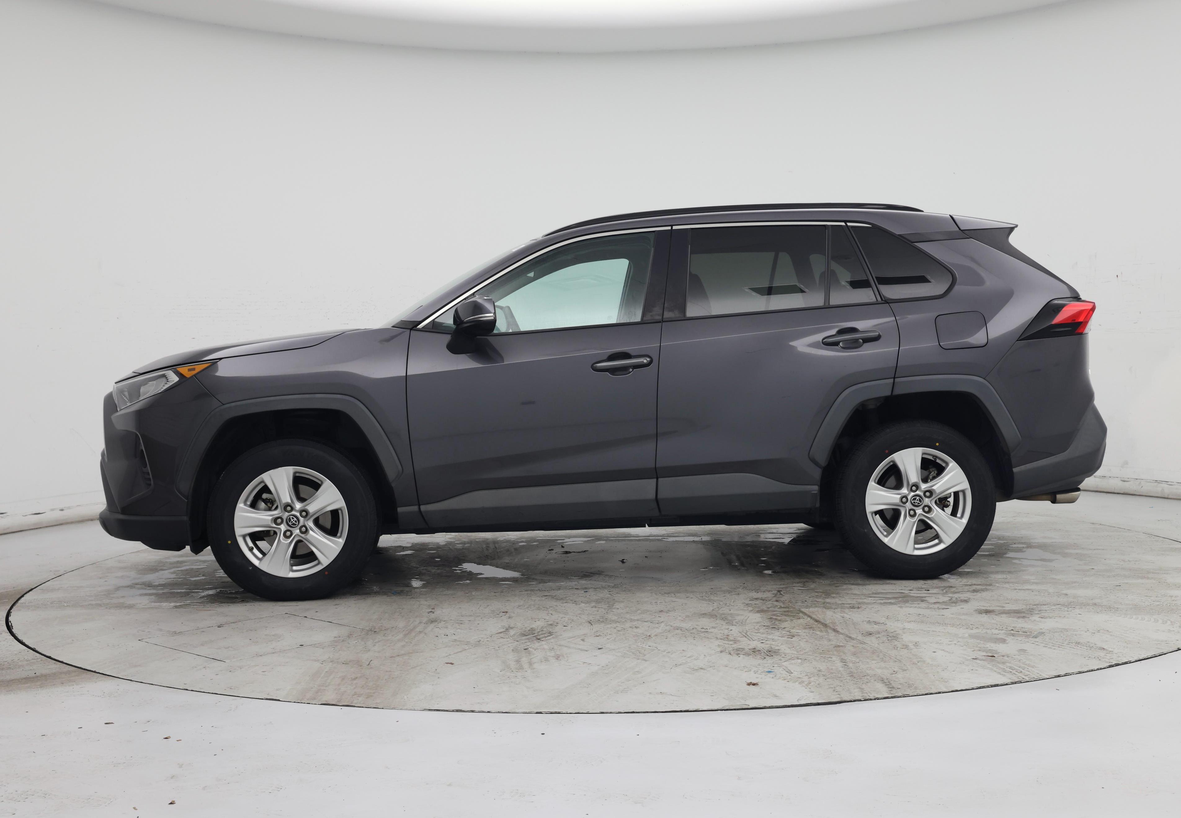 Thumbnail: 2019 Toyota RAV4 - 3