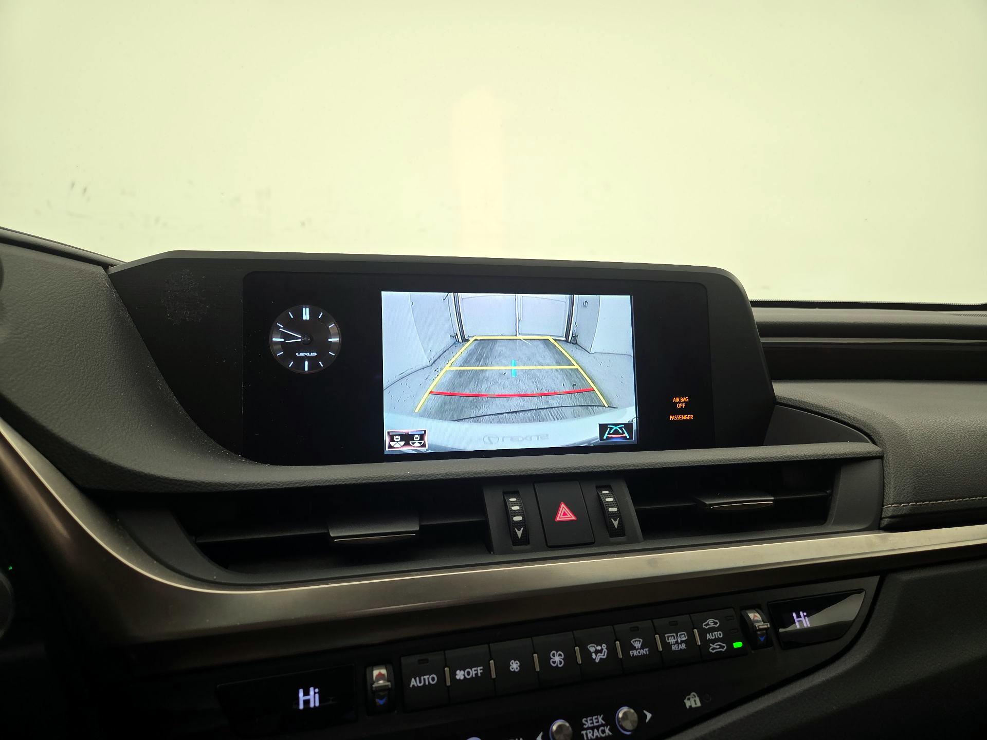 Thumbnail: 2019 Lexus ES - 14