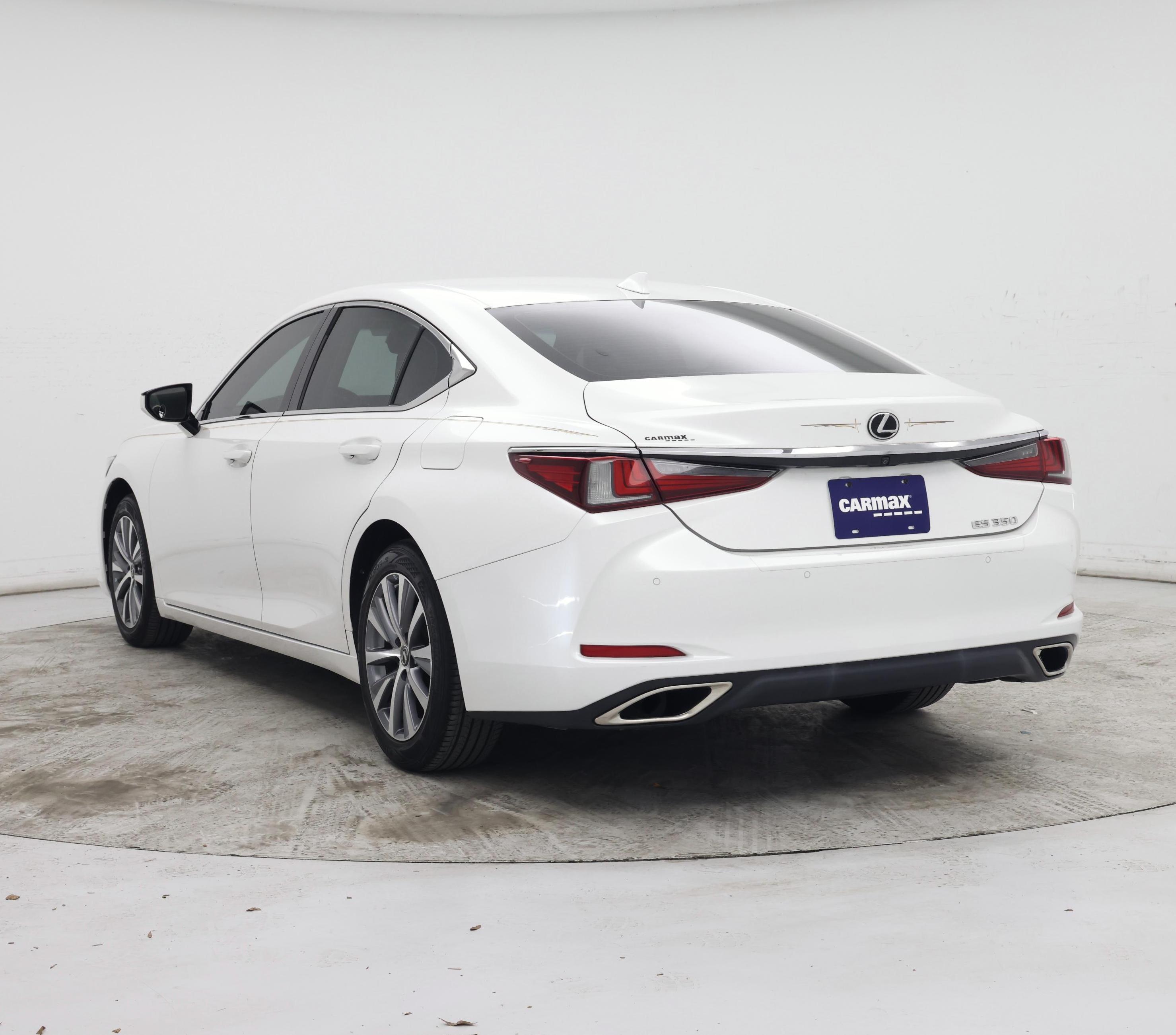 Thumbnail: 2019 Lexus ES - 2