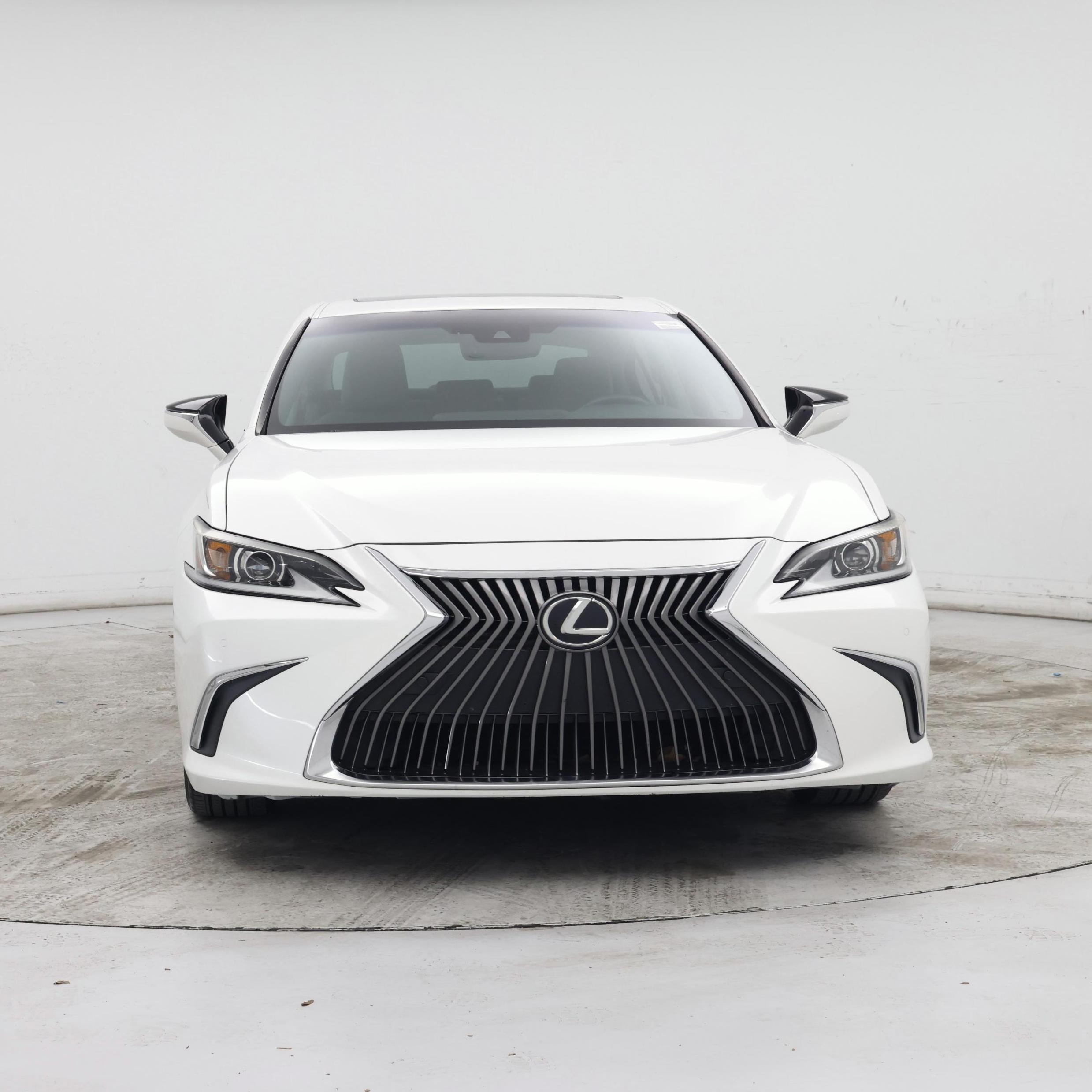 Thumbnail: 2019 Lexus ES - 5