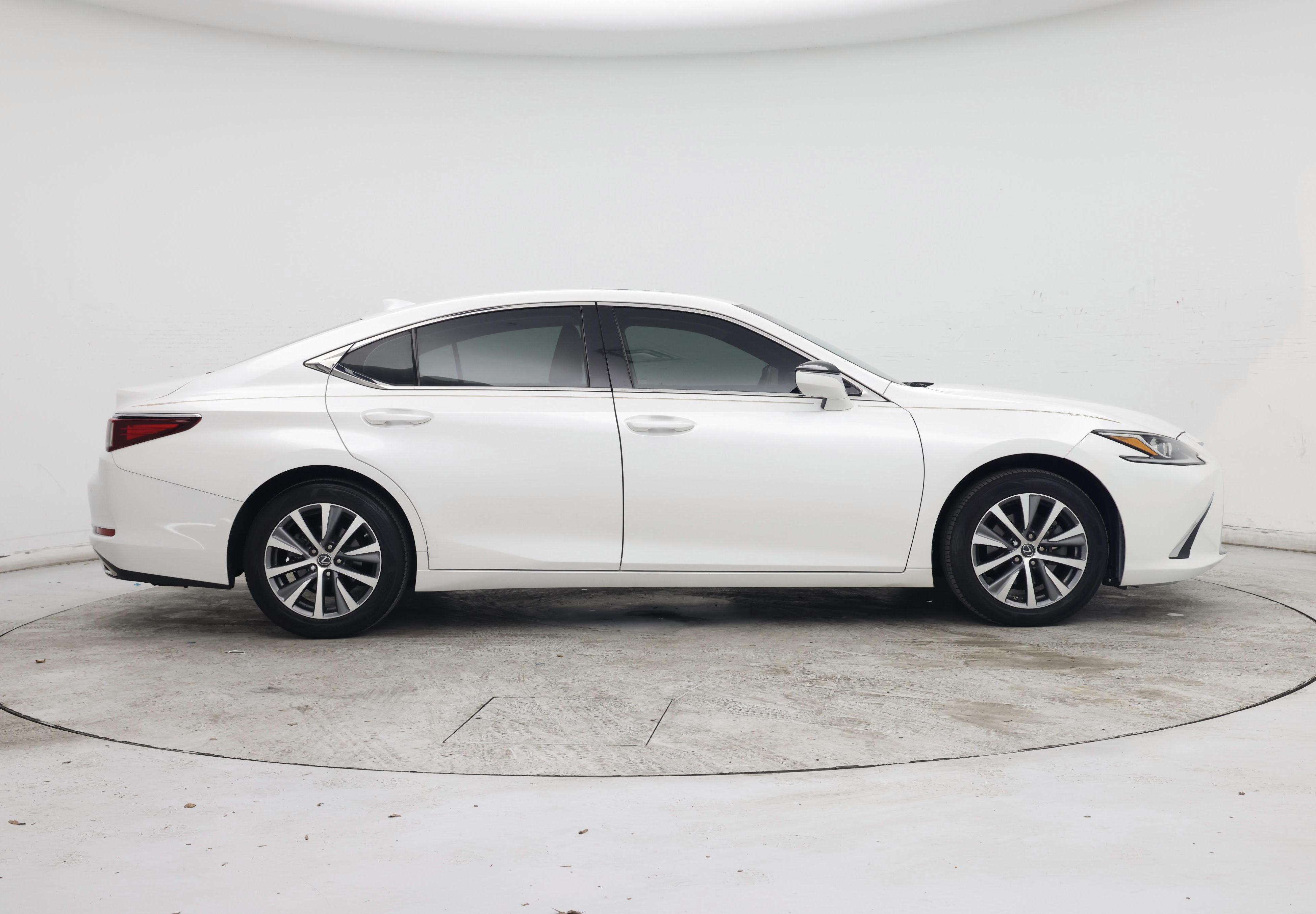 Thumbnail: 2019 Lexus ES - 7