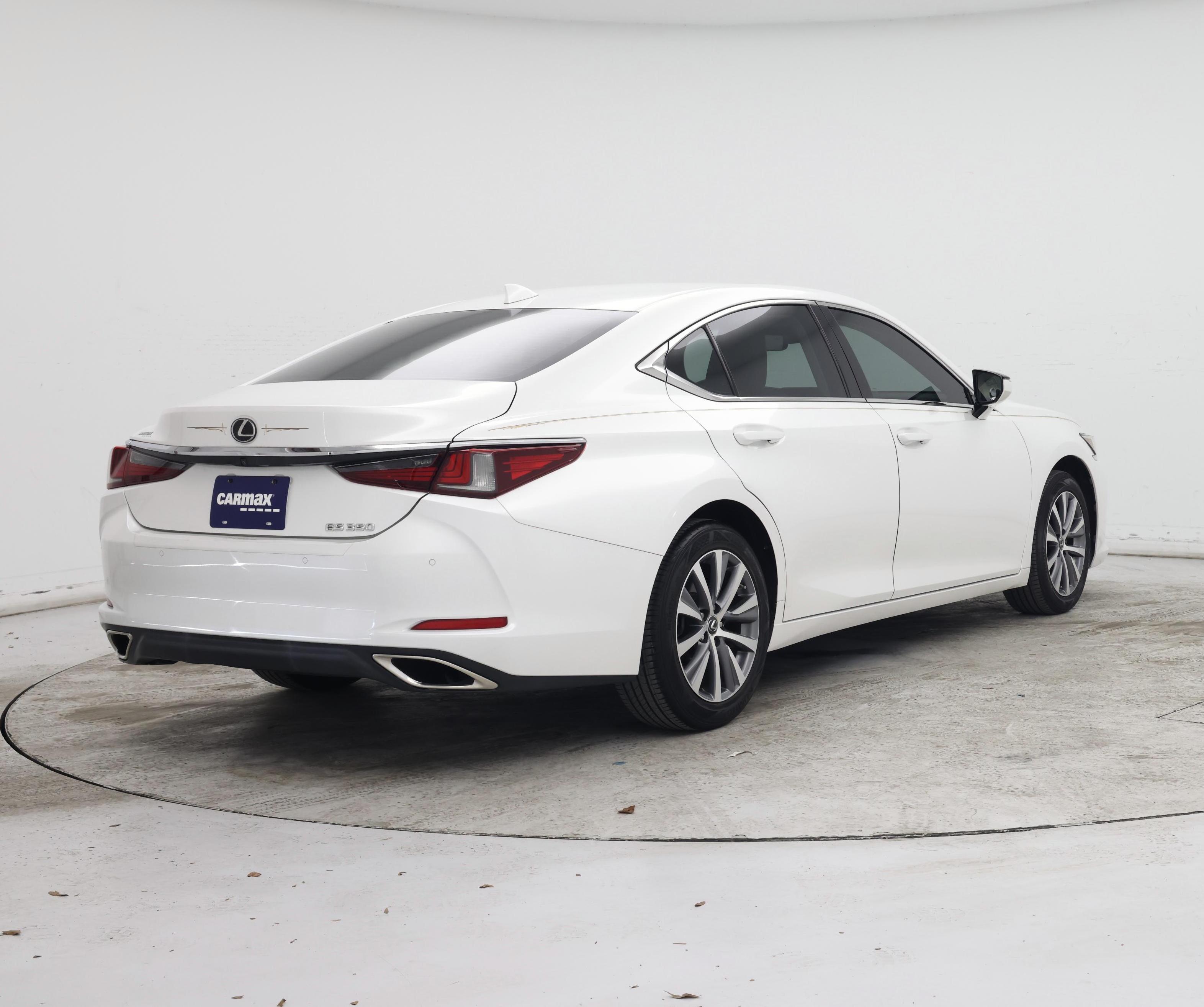Thumbnail: 2019 Lexus ES - 8