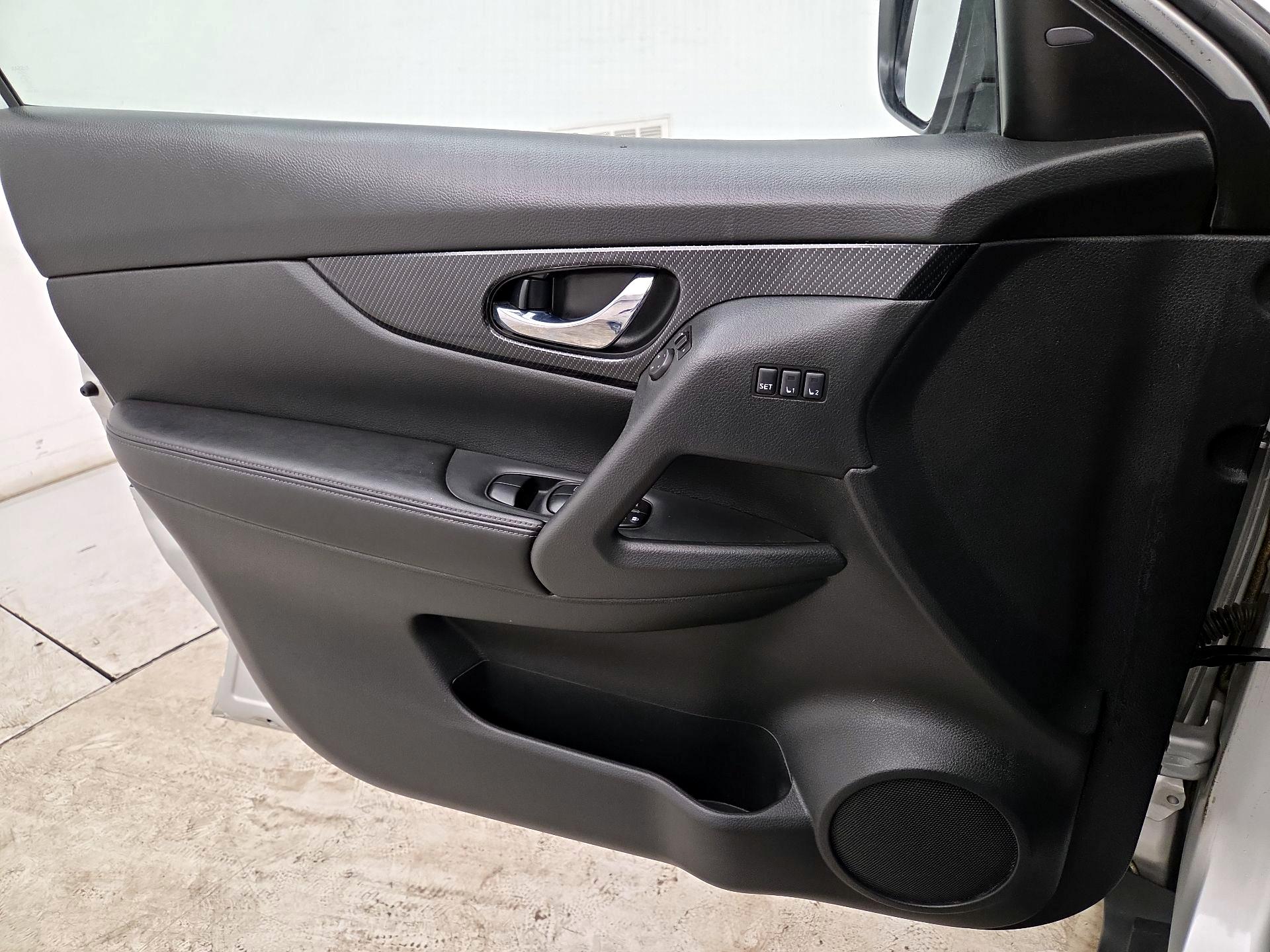 Thumbnail: 2018 Nissan Rogue - 12