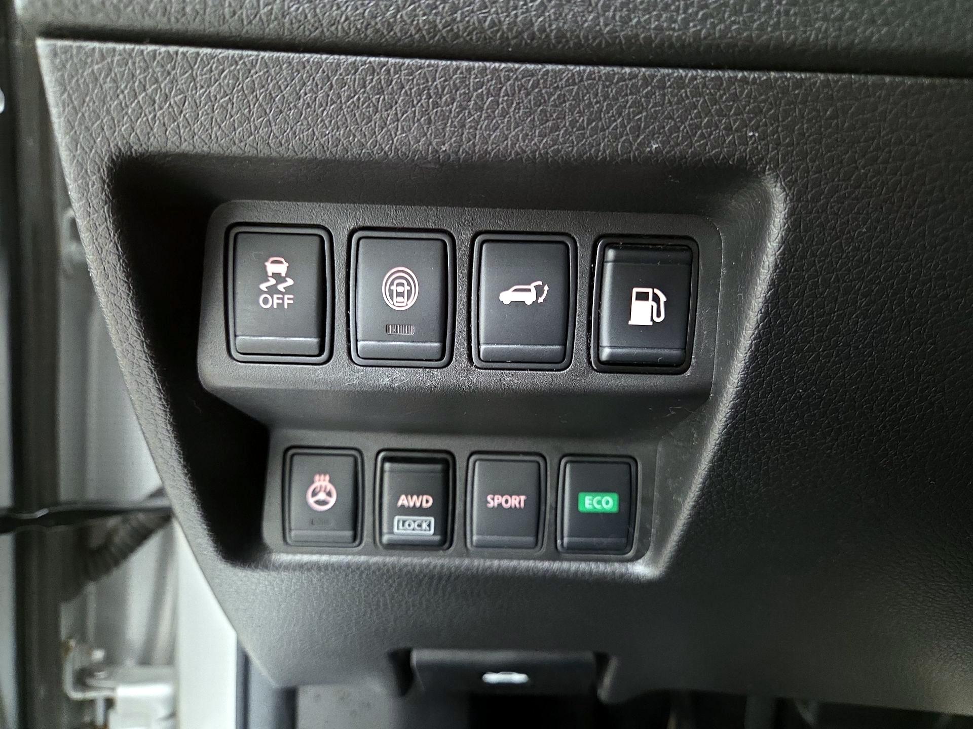 Thumbnail: 2018 Nissan Rogue - 13