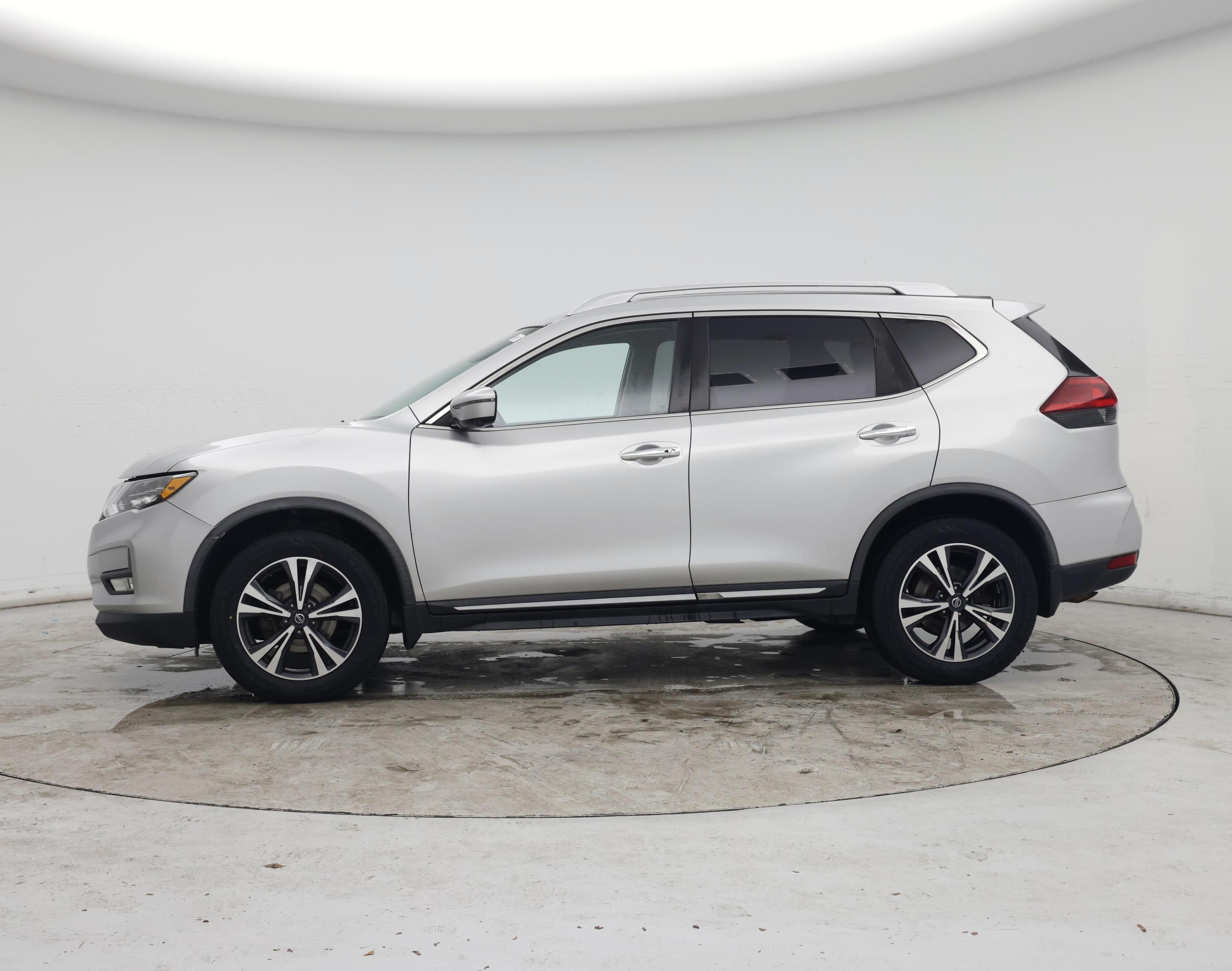 Thumbnail: 2018 Nissan Rogue - 3